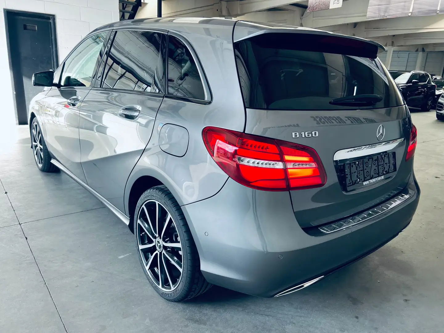 Mercedes-Benz B 180 B 160 SPORT ESSENCE+AUTO+55000KM+CAMERA++GARANTIE Grijs - 2