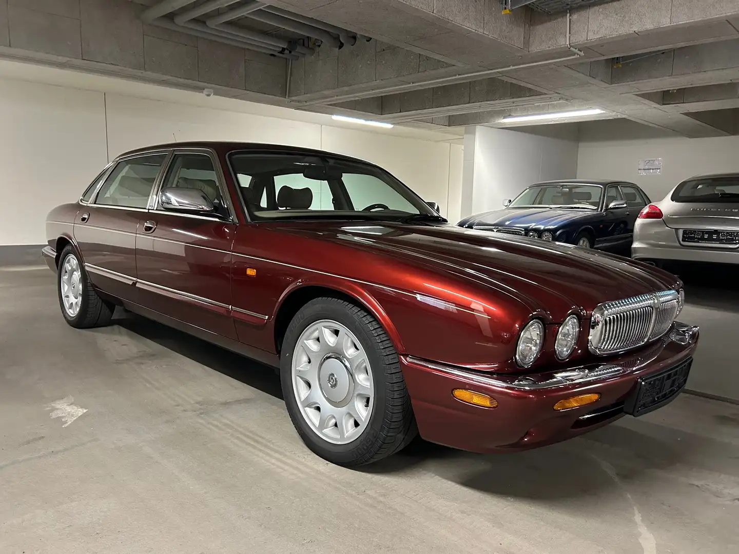 Jaguar Daimler X308 Super V8 LWB**1.HD**orig 33`km Rojo - 2