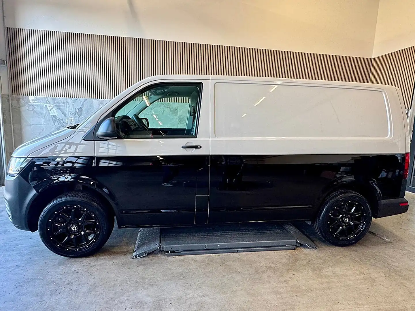Volkswagen T6.1 Transporter KR HK 2,0 TDI Standheizung, ÖAMTC, Rückfahrkame... Weiß - 2