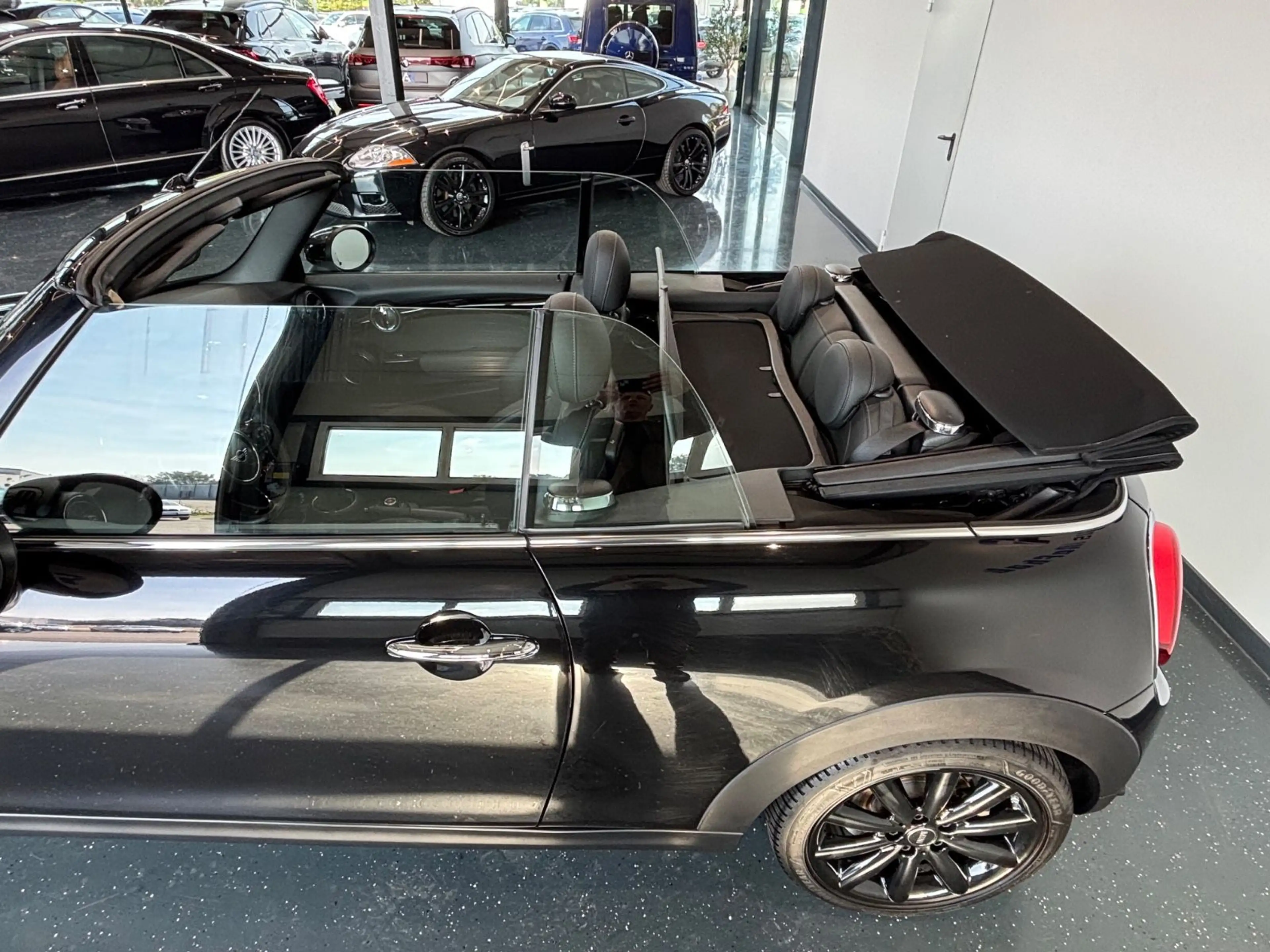 MINI Cooper Cabrio COOPER Cabrio Cooper*PDC*SHZ*LED* — photo 14