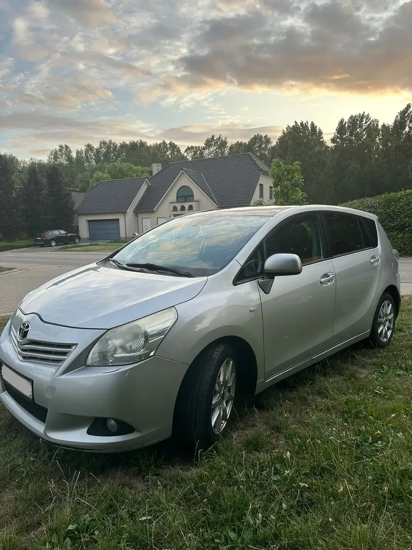 Toyota Verso 2.2 D-4D D-CAT Premium 7pl. - 1