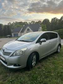 2.2 D-4D D-CAT Premium 7pl.