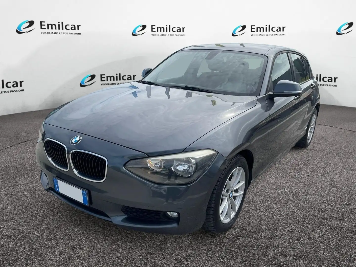 BMW 116 i 5p. Urban Gris - 1