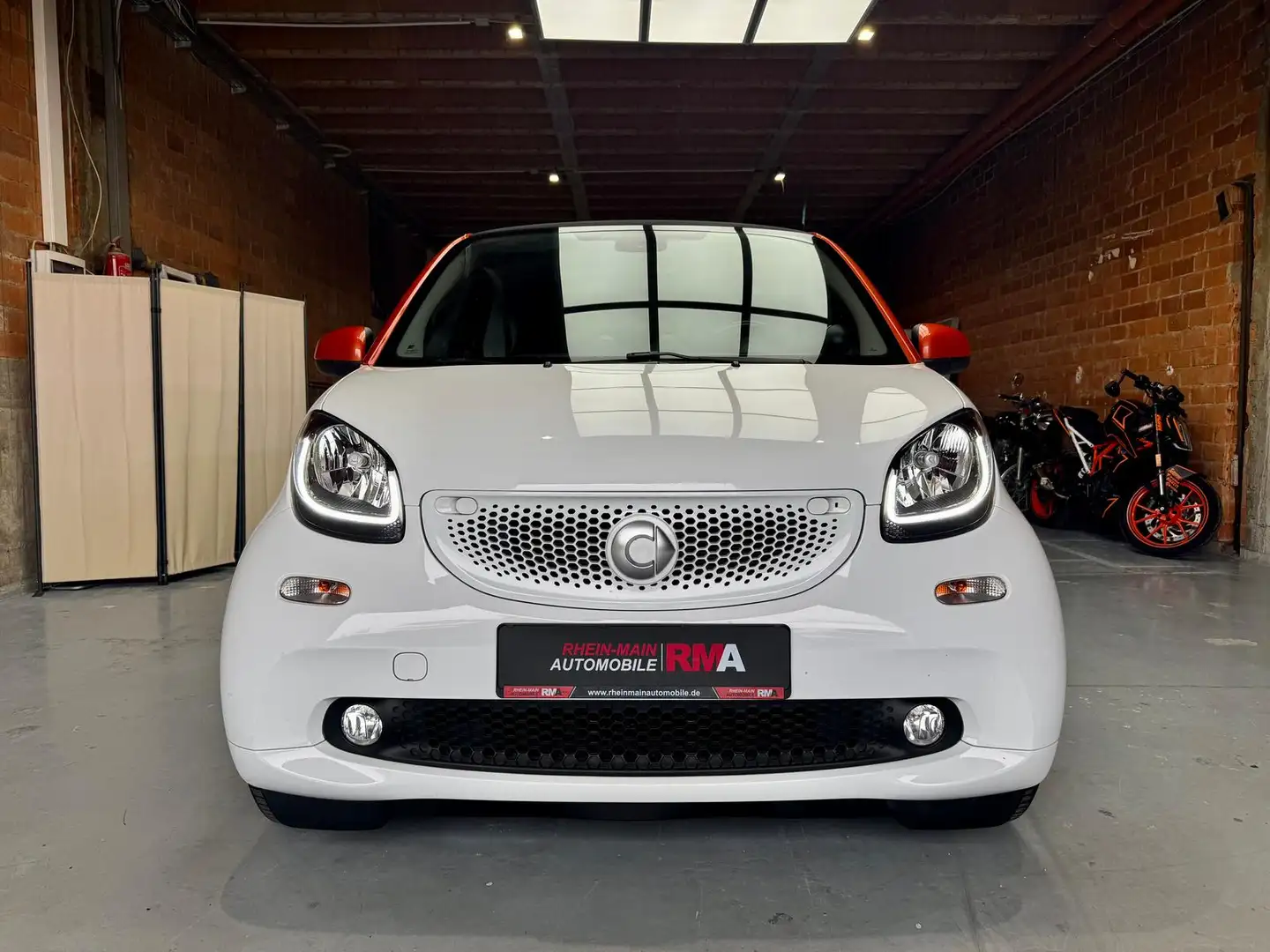 smart forTwo Basis 0.9 Turbo+PDC+KLIMA+COOL&AUDIO+SHZ Blanc - 2