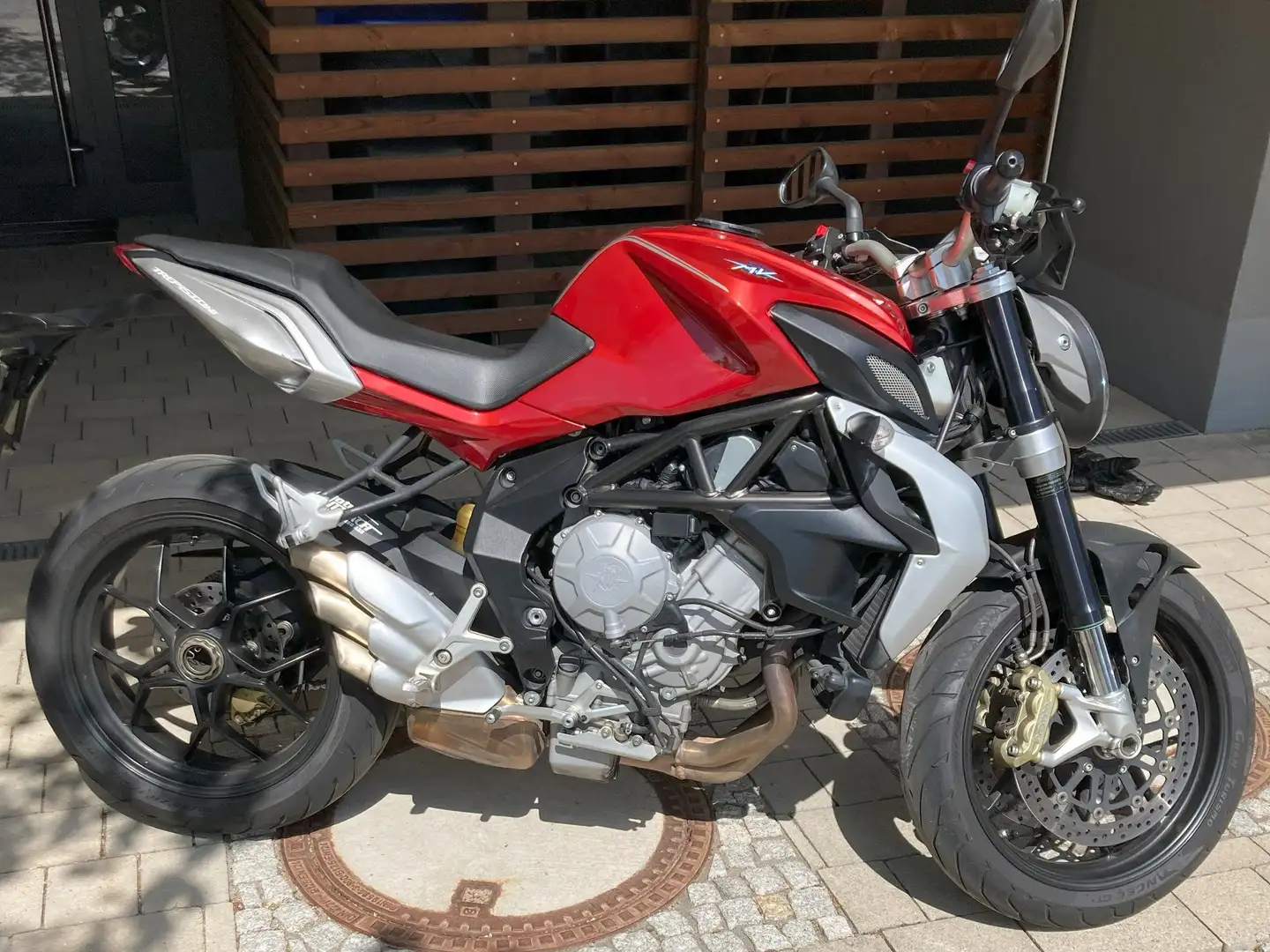 MV Agusta Brutale 800 Red - 1