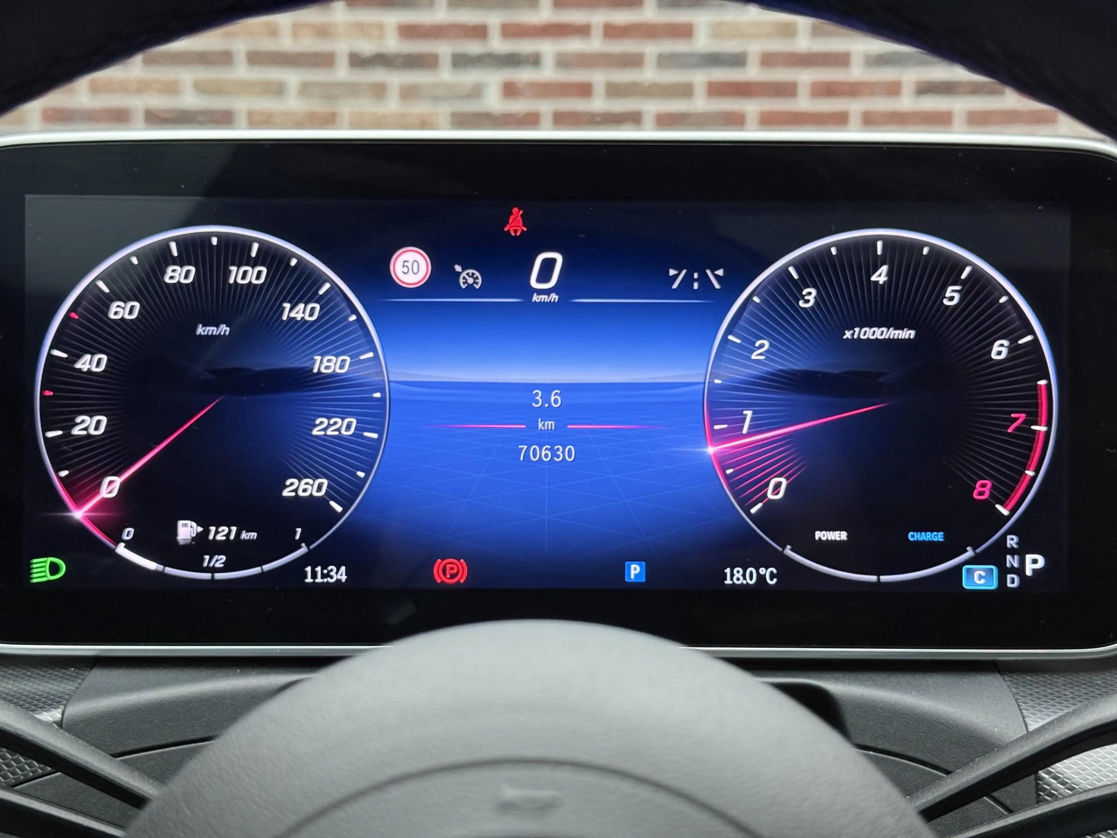 Mercedes-Benz C 200 AMG Line — photo 14