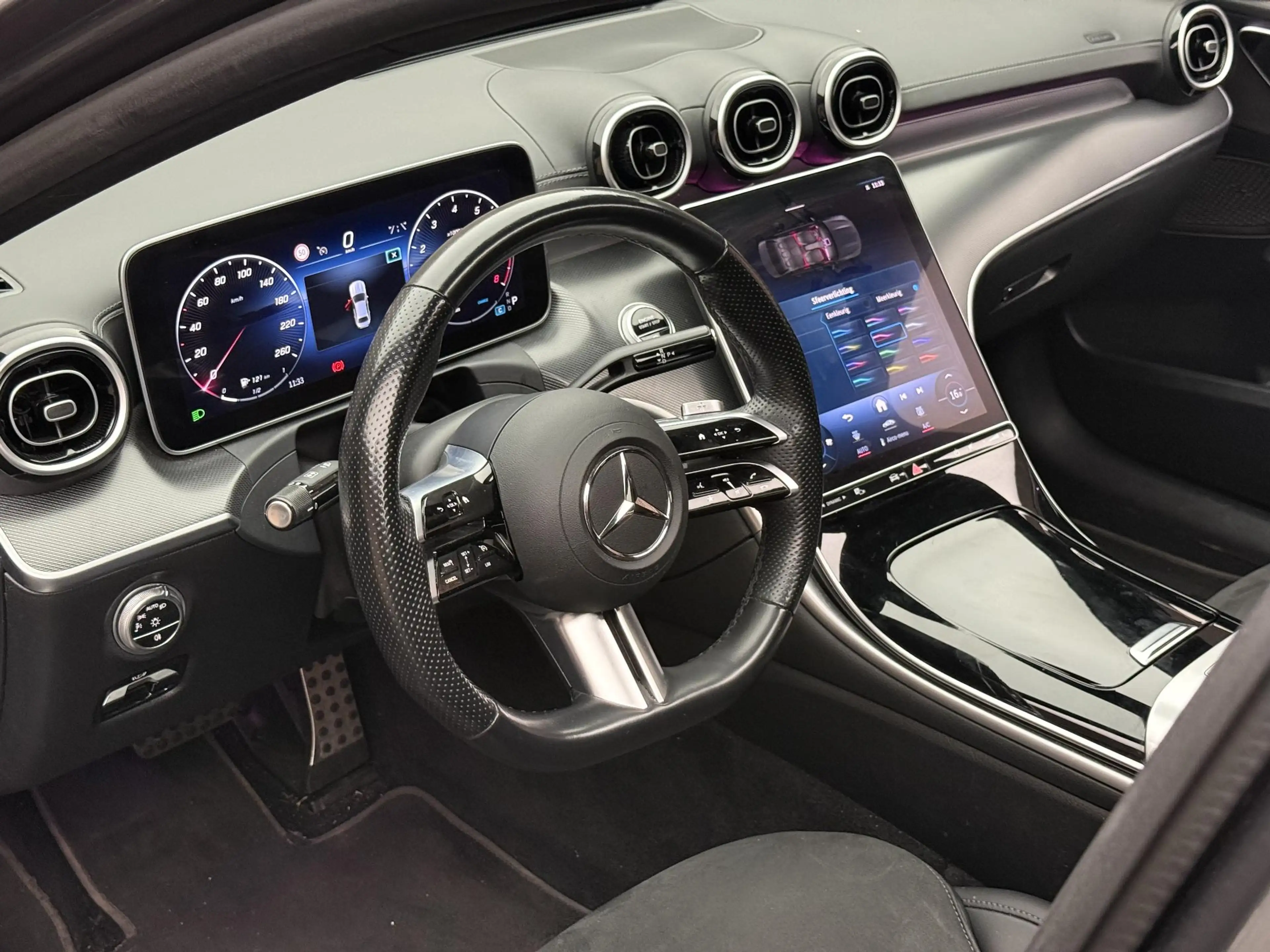 Mercedes-Benz C 200 AMG Line — photo 3