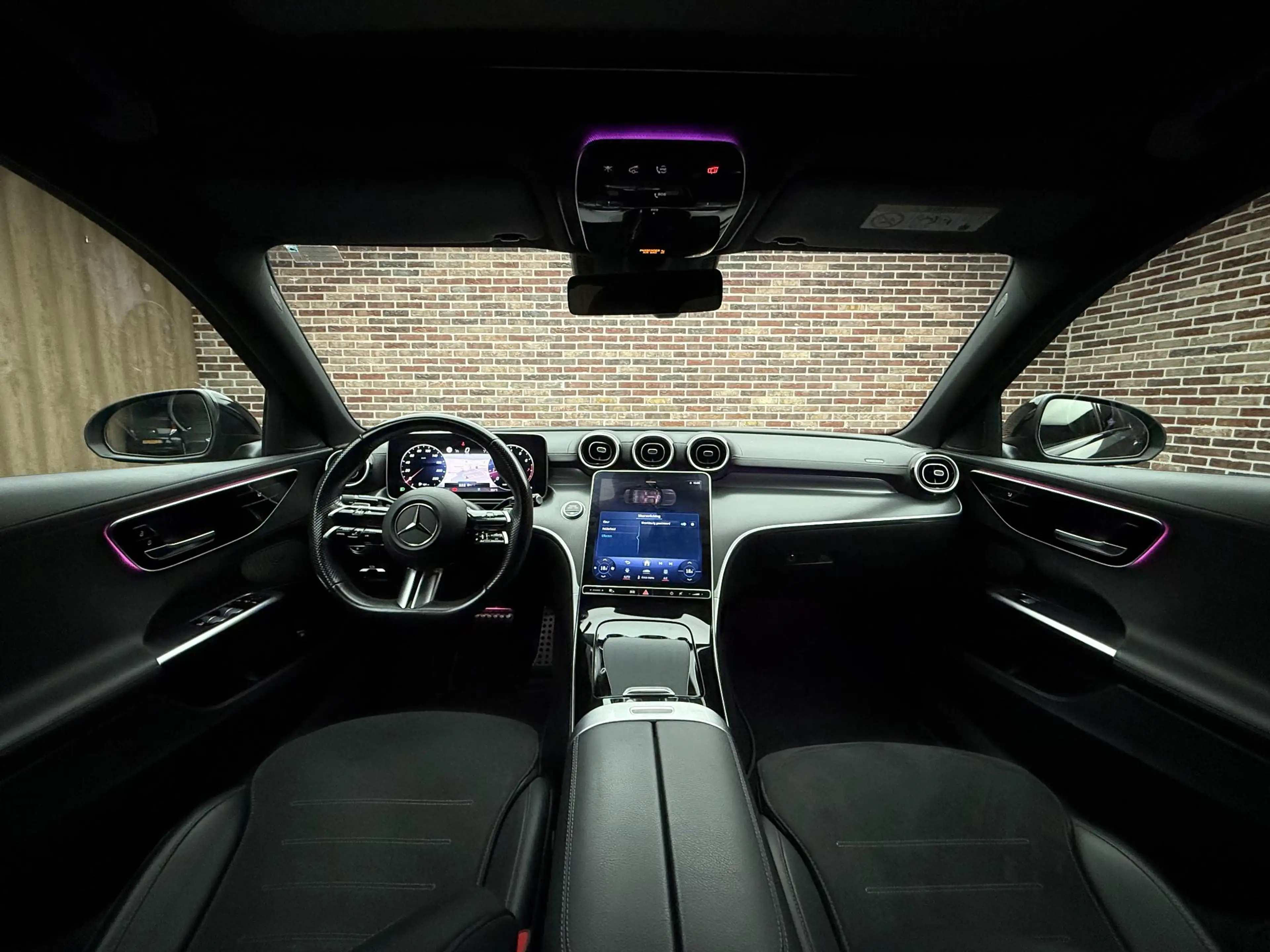Mercedes-Benz C 200 AMG Line — photo 9