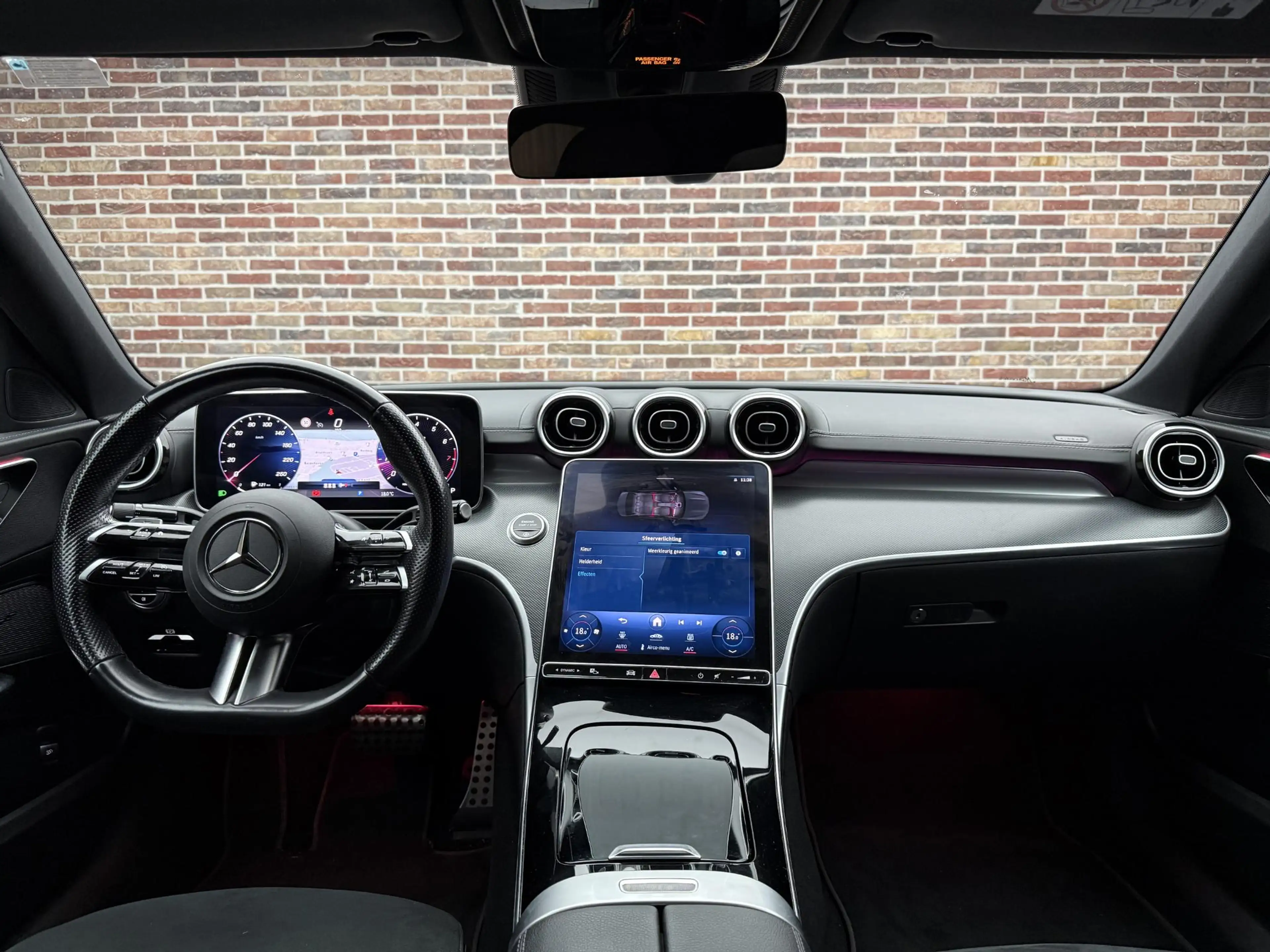 Mercedes-Benz C 200 AMG Line — photo 10