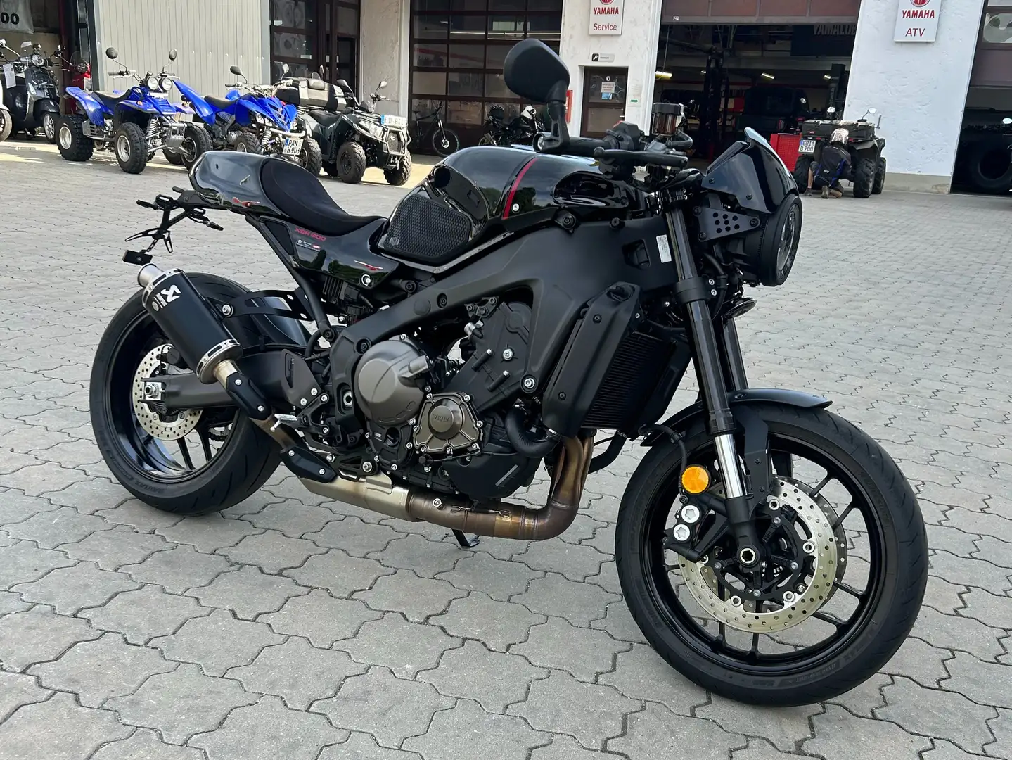 Yamaha XSR 900 Schwarz - 2