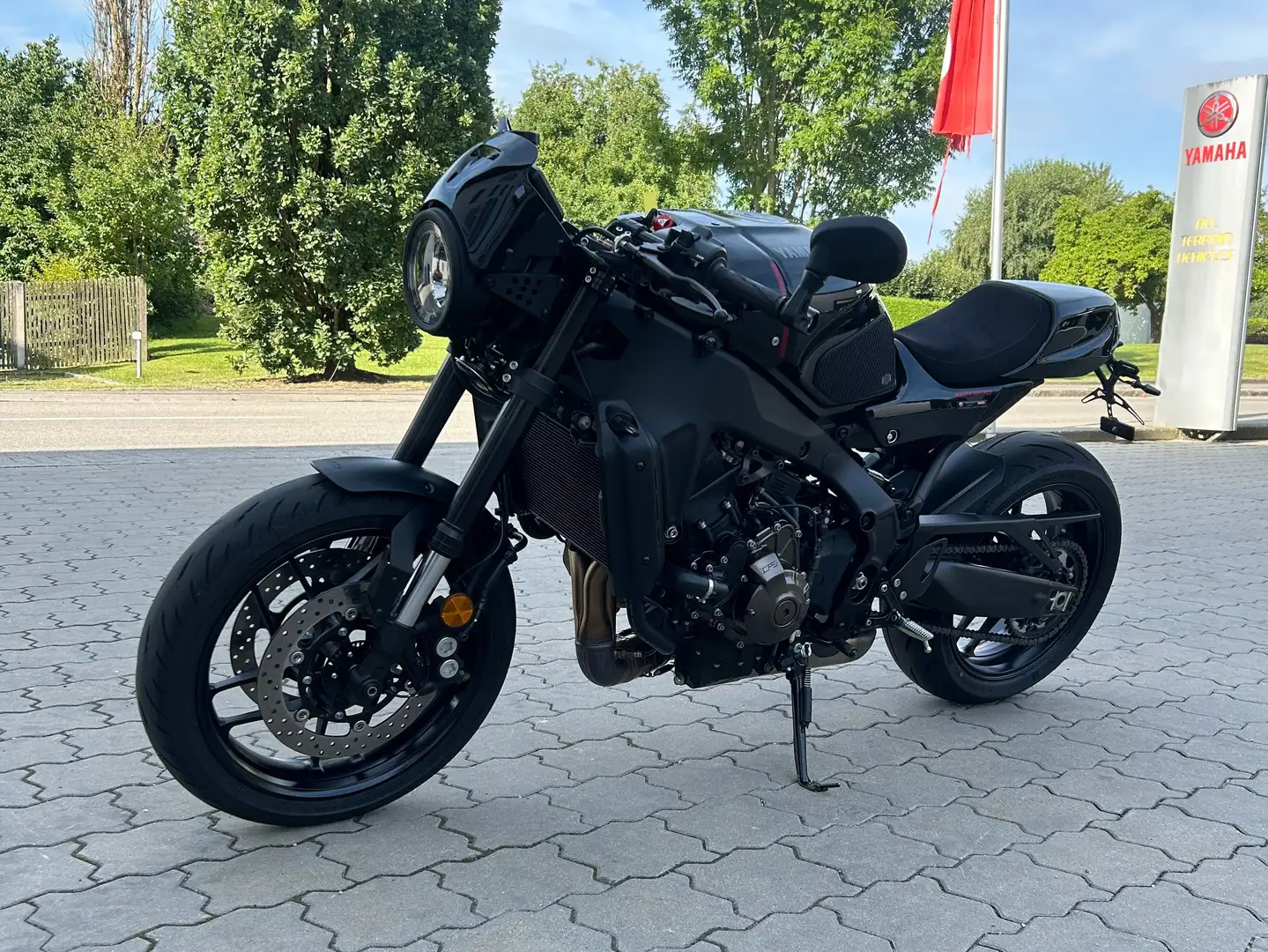 Yamaha XSR 900 Schwarz - 1