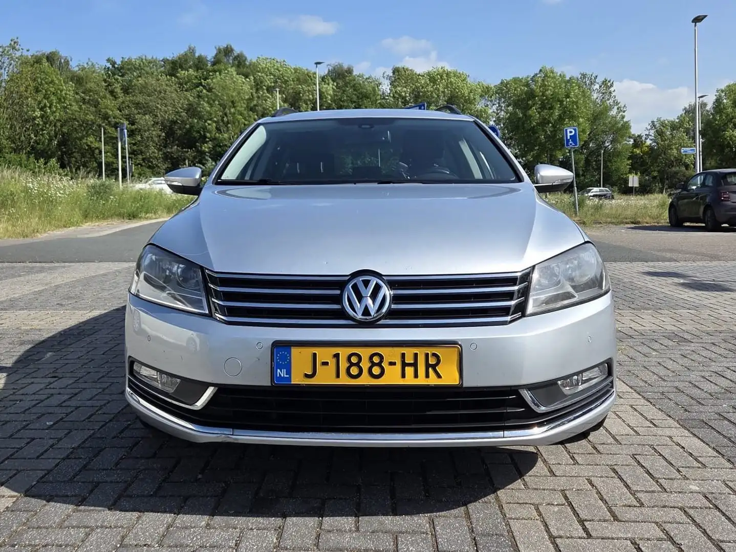 Volkswagen Passat Passat 1.4 TSI Comfort line NAVI 2011 Zilver - 2