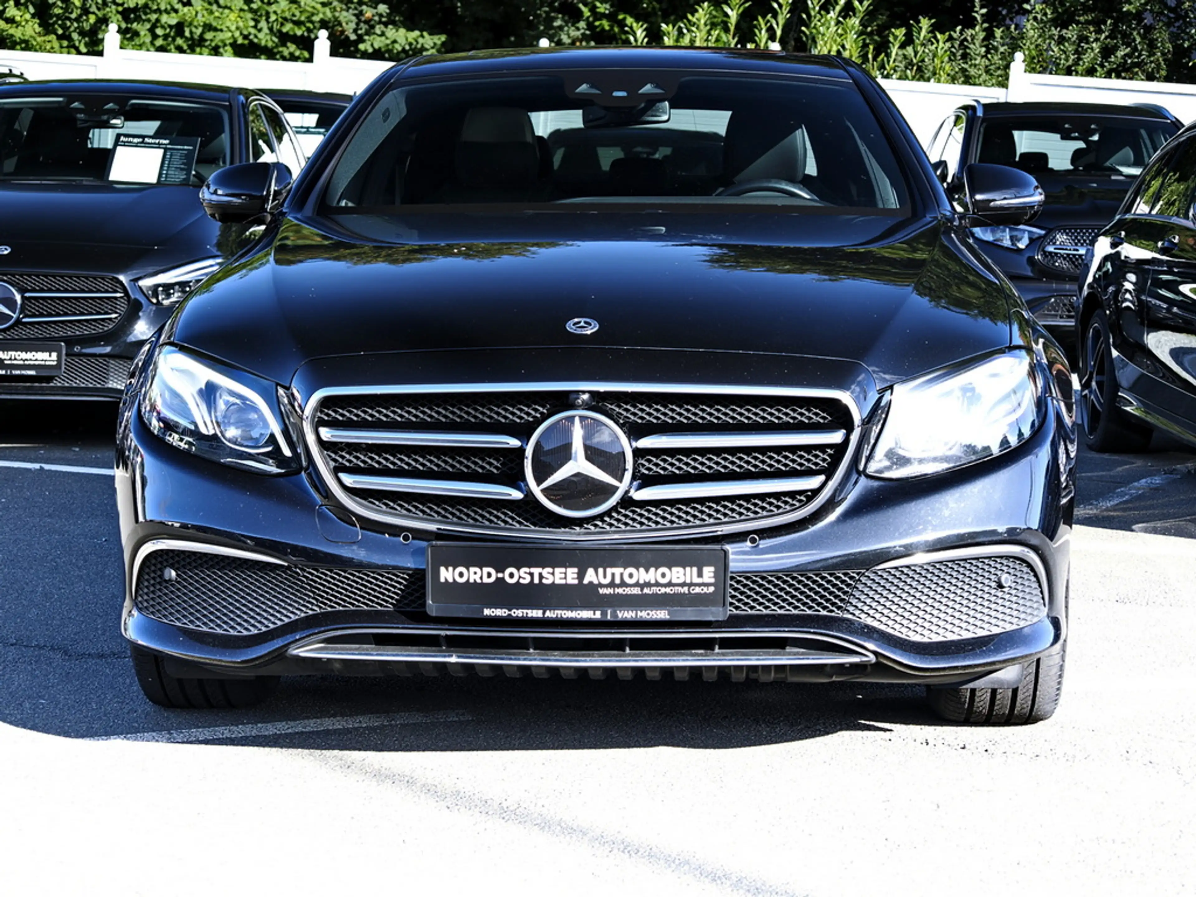 Mercedes-Benz E 400 d 4MATIC LIMOUSINE BURMESTER MULTIBEAM SHZ — photo 3
