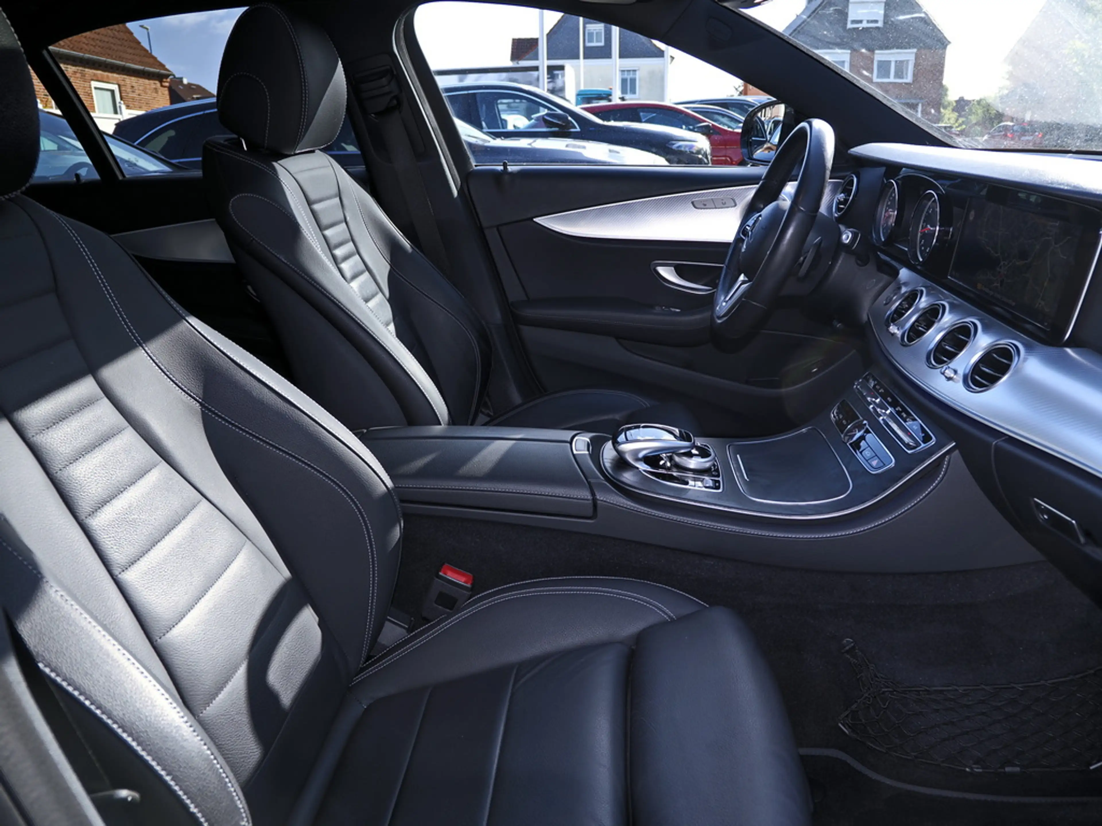 Mercedes-Benz E 400 d 4MATIC LIMOUSINE BURMESTER MULTIBEAM SHZ — photo 11