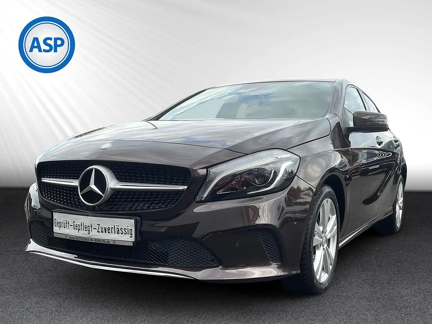 Mercedes-Benz A 180 7G-DCT Score LED PANO RemoteOnline SHZ PTS Braun - 1