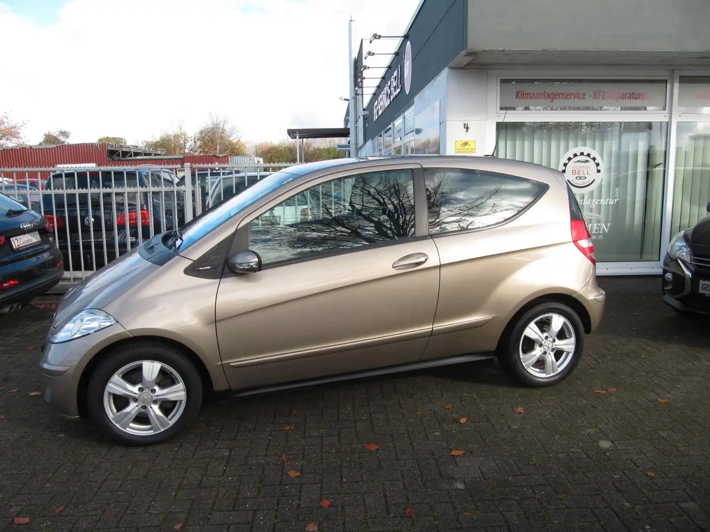 Mercedes-Benz A 150 CLASSIC. 8 fach, Klima,TÜV Neu Braun - 2