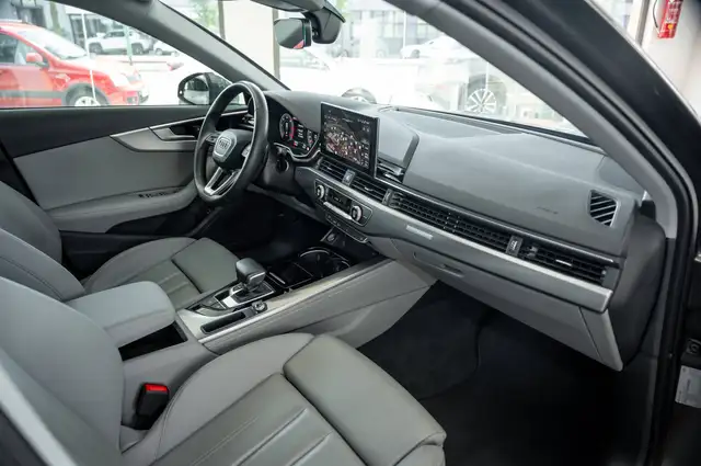 Audi A4 view 10