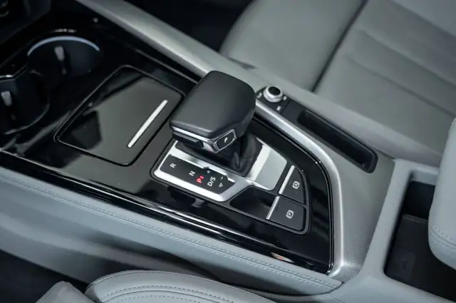 Audi A4 view 12