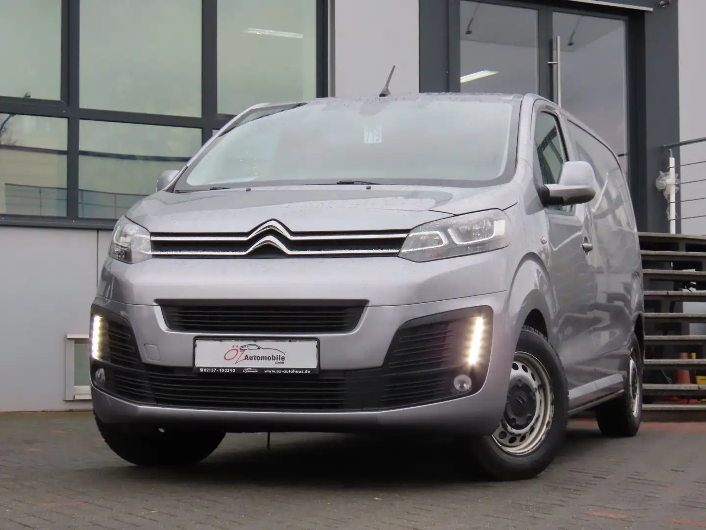 Citroen Jumpy 2.0 Blue HDI Kasten Club M Grau - 2