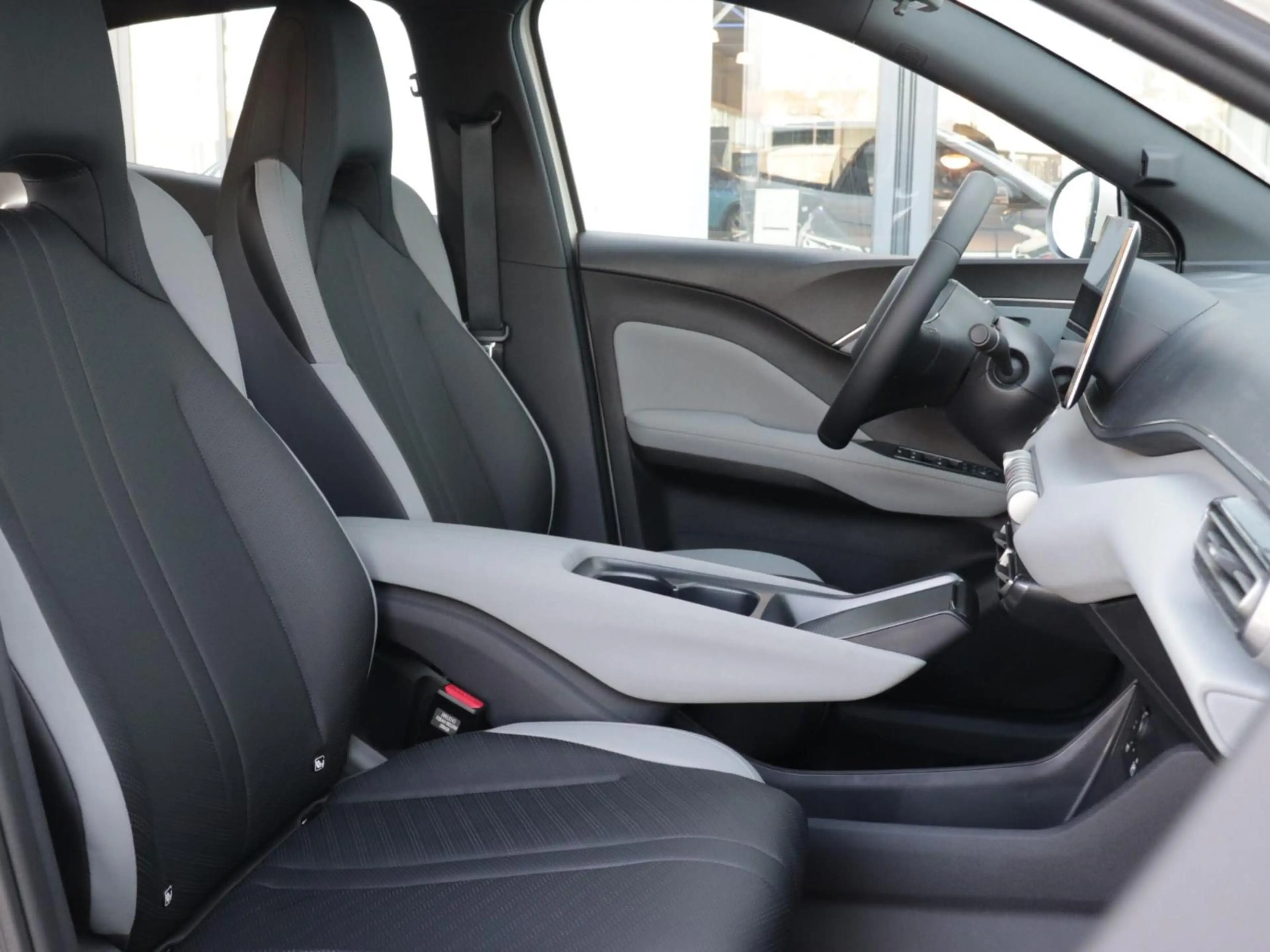 BYD Dolphin Surf Boost 43 kWh | €2000 korting | 322km WLTP | Achter — photo 7