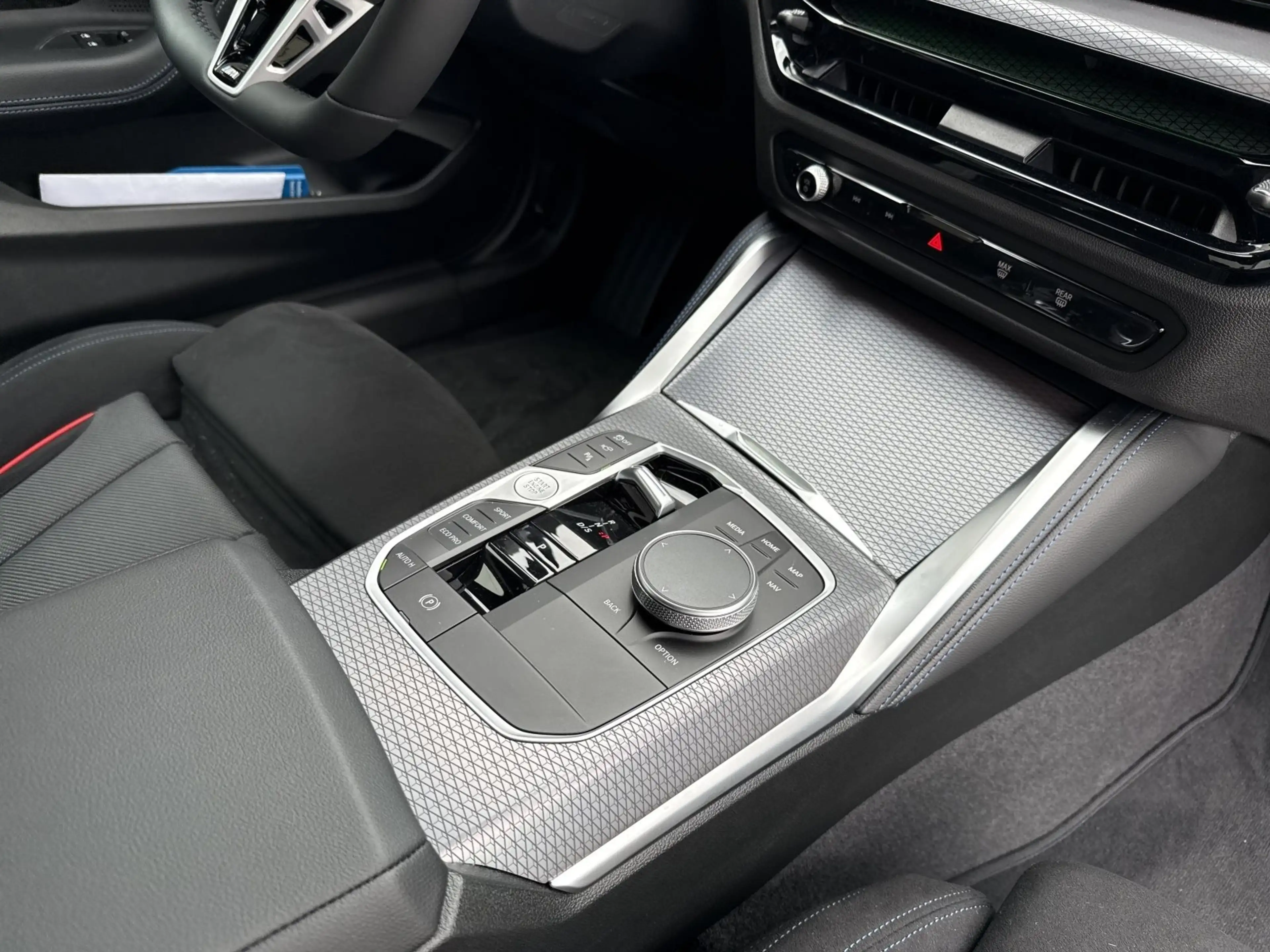 BMW 220 d 360° HEAD-UP RFK HIFI LORDOSE SPORTSITZE BT — photo 13
