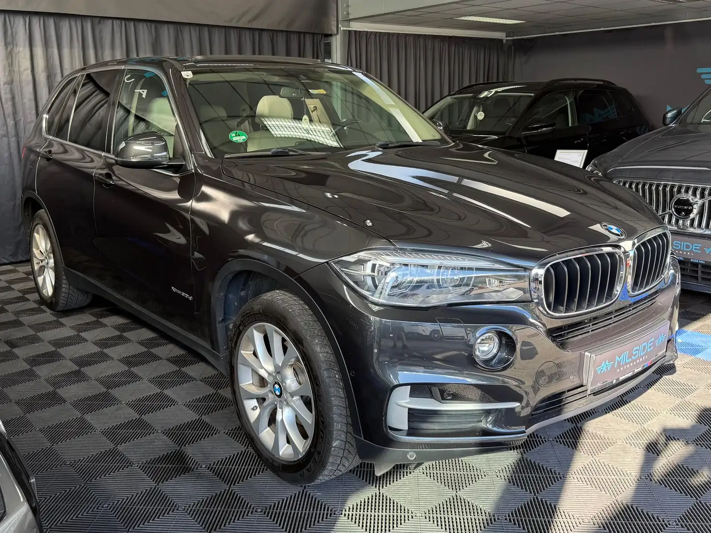 BMW X5 xDrive 30d Grau - 1
