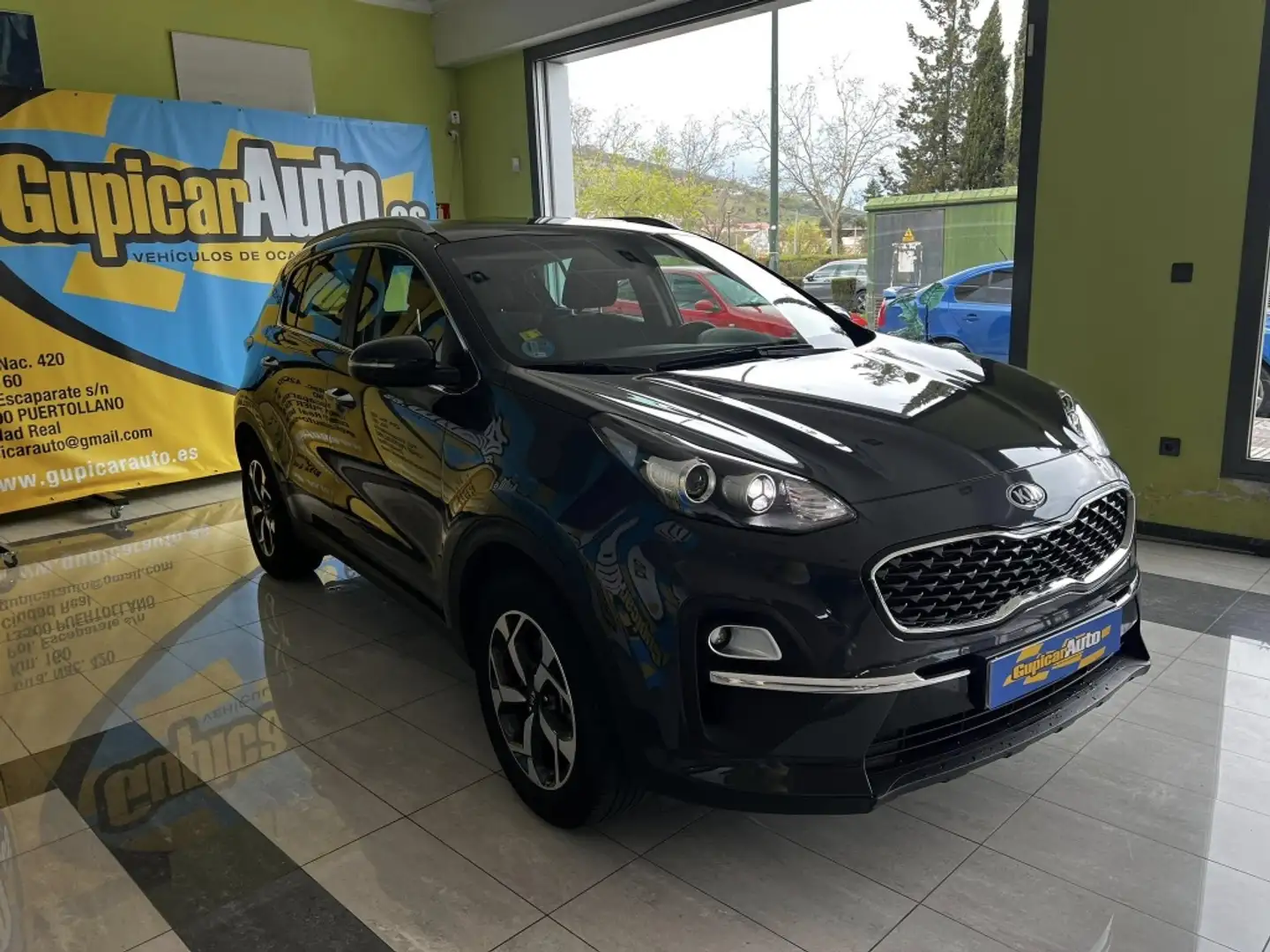 Kia Sportage 1.6 MHEV Drive Plus 4x2 136 Gris - 1