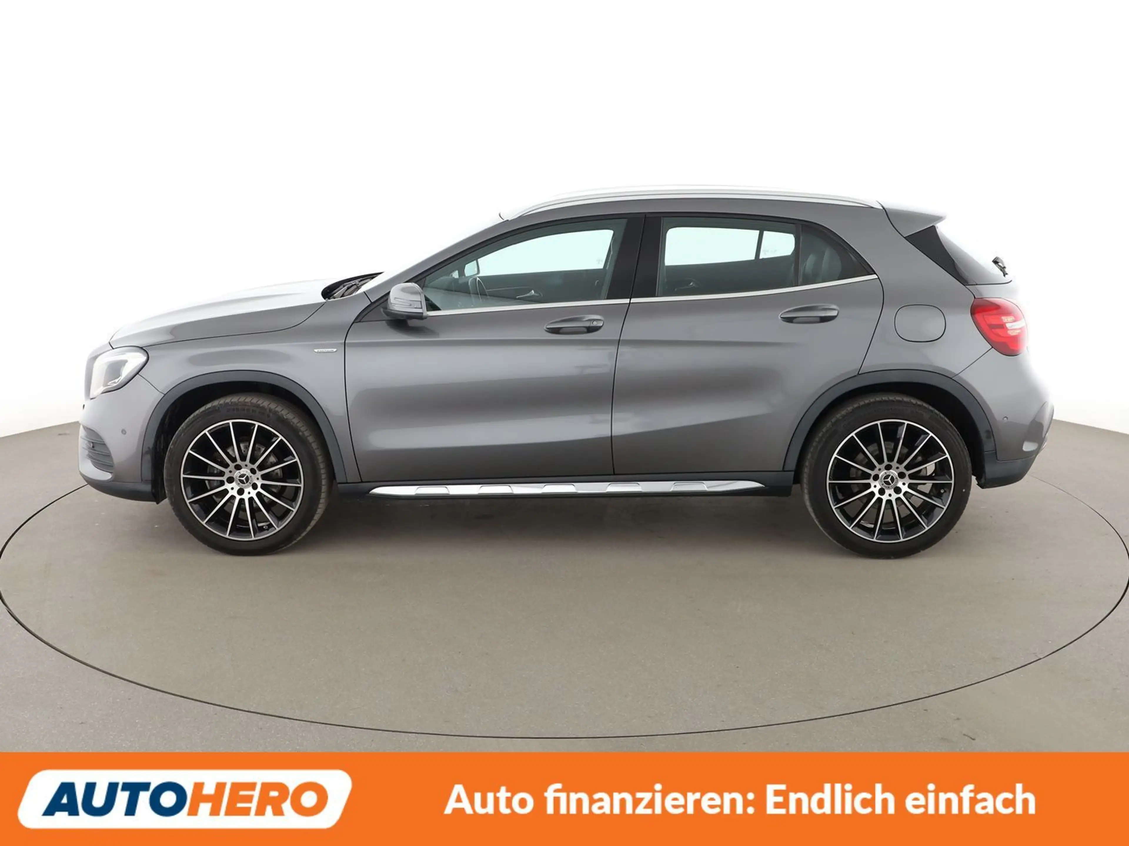 Mercedes-Benz GLA 180 GLA 180 AMG Line*NAVI*TEMPO*LED*PDC*SHZ* — photo 3