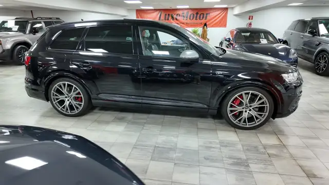 Audi SQ7 view 7