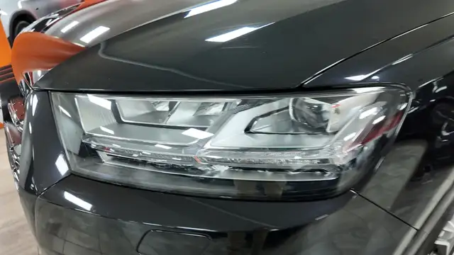 Audi SQ7 view 11