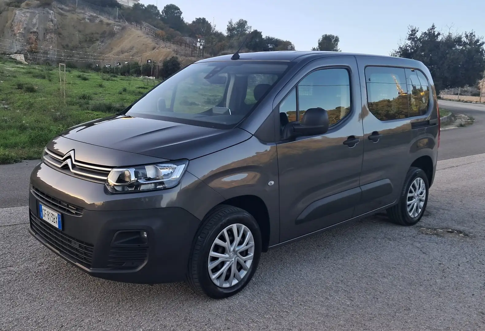 Citroen Berlingo BlueHDi 130 Combi N1 M Live (Iva Esposta) Grijs - 2