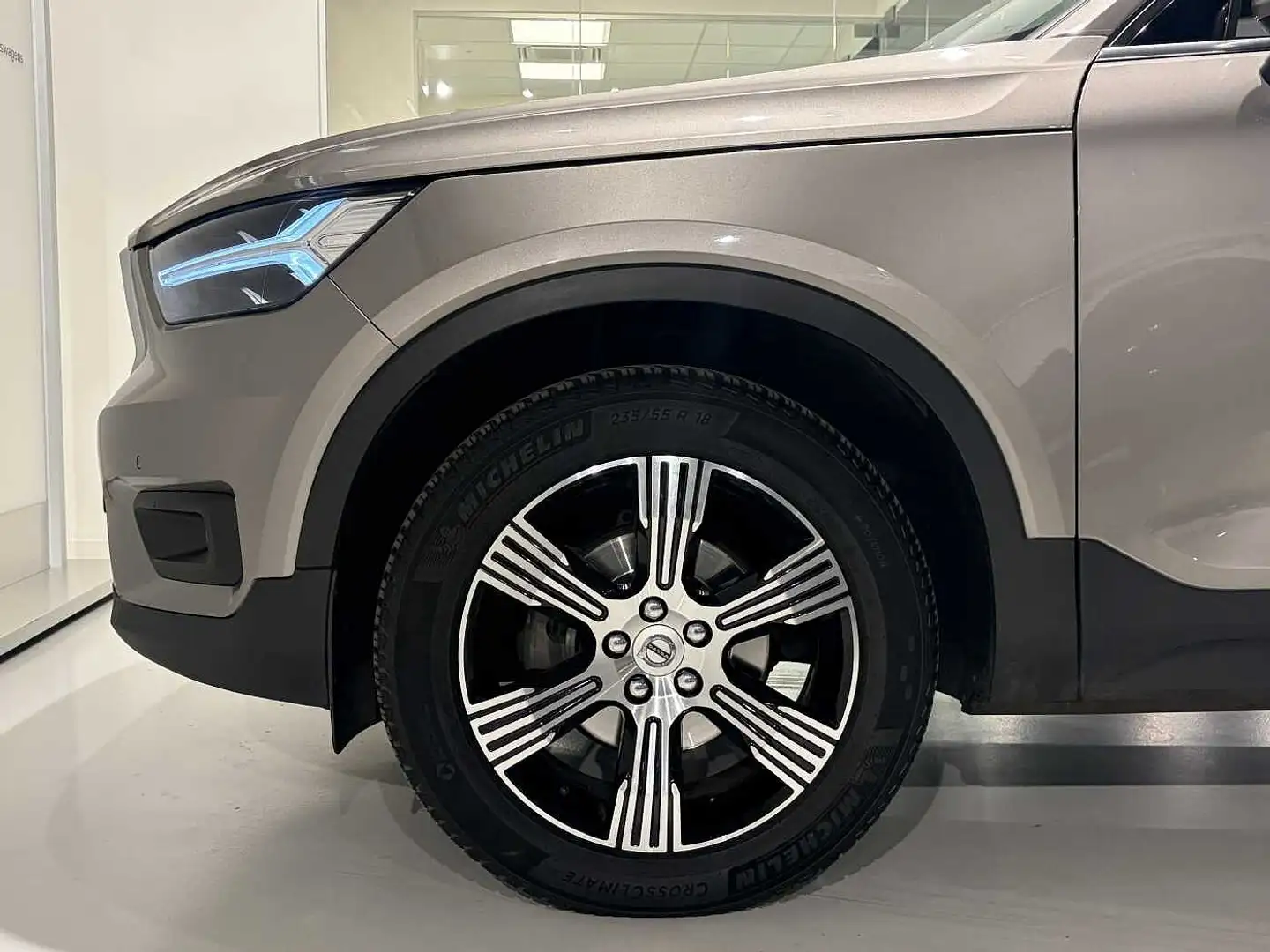 Volvo XC40 T3 Inscription Automaat + trekhaak Gris - 2