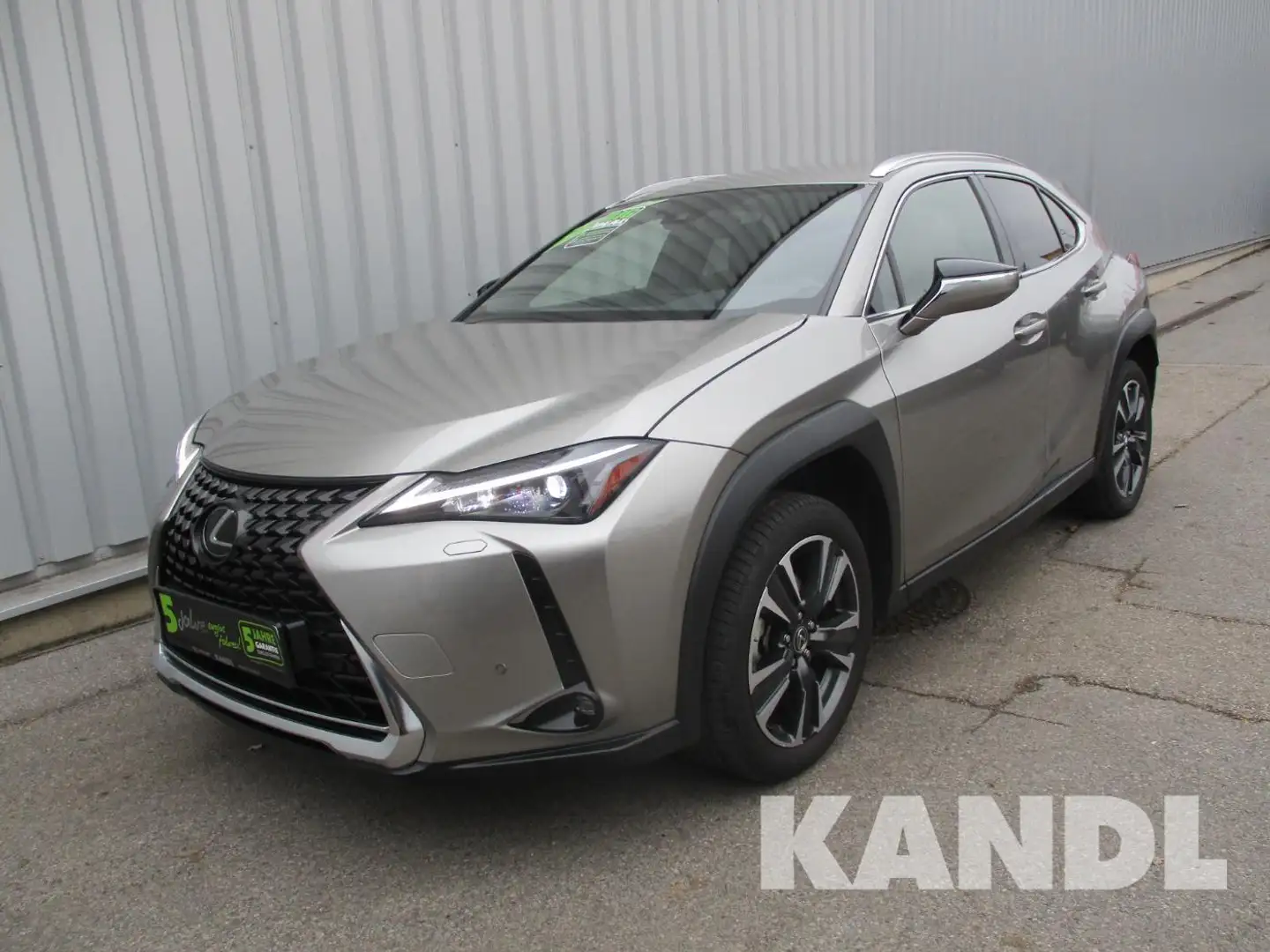 Lexus UX 250h Style Edition 1.4kWh Aut. Silber - 1
