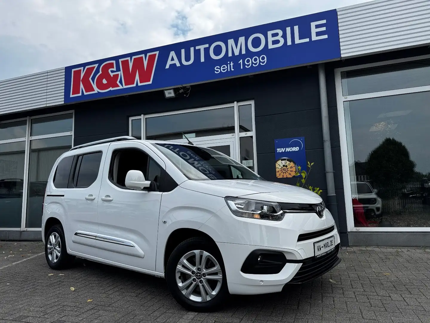 Toyota Proace City Verso L1 Team D NAVI+CAM WINTERRÄDER Bianco - 1