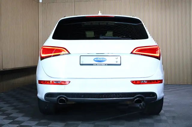 Audi Q5 view 8