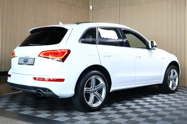 Audi Q5 view 6