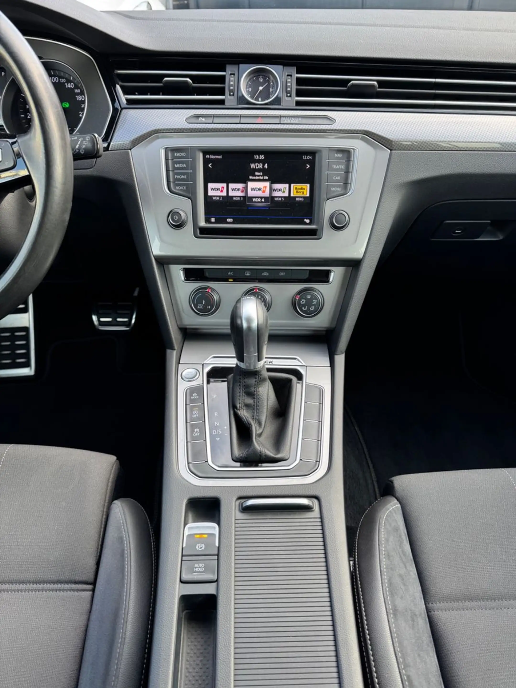 Volkswagen Passat Variant Alltrack 4Motion AUT+WKR+NAV+AHK+ — photo 11