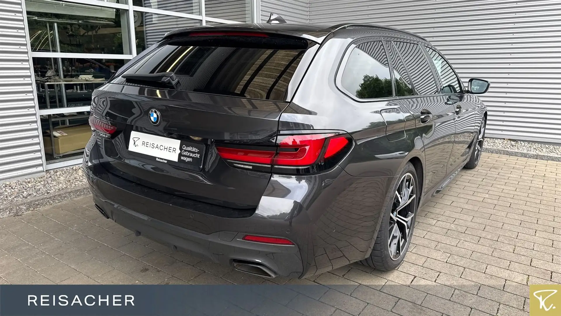 BMW 520 dA M-Sport Navi HUD ACC Pano AHK 19"LM Grau - 2