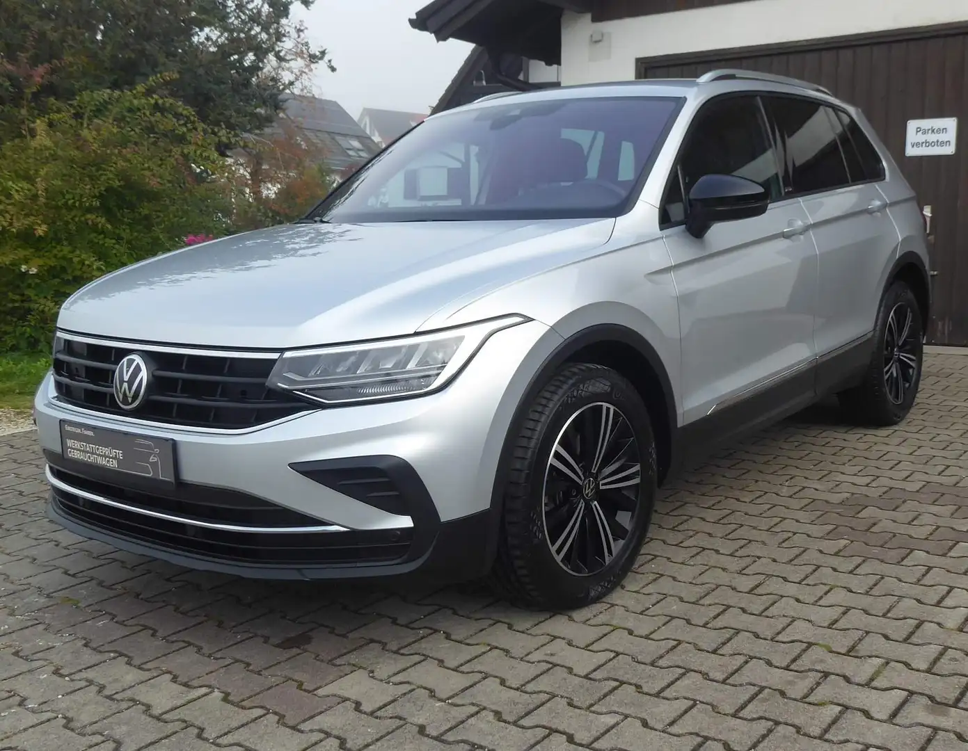 Volkswagen Tiguan Tiguan 1.5 TSI OPF DSG ACTIVE Silber - 2