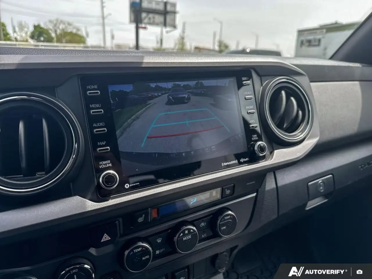 Toyota Tacoma снимка Toyota Tacoma