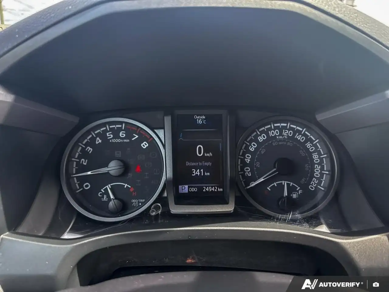 Toyota Tacoma снимка Toyota Tacoma