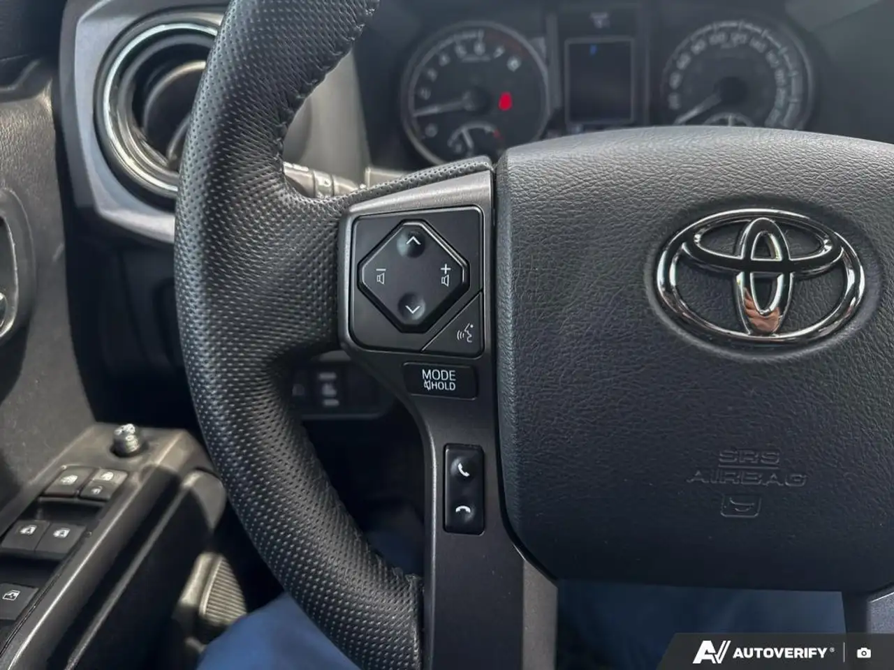 Toyota Tacoma снимка Toyota Tacoma