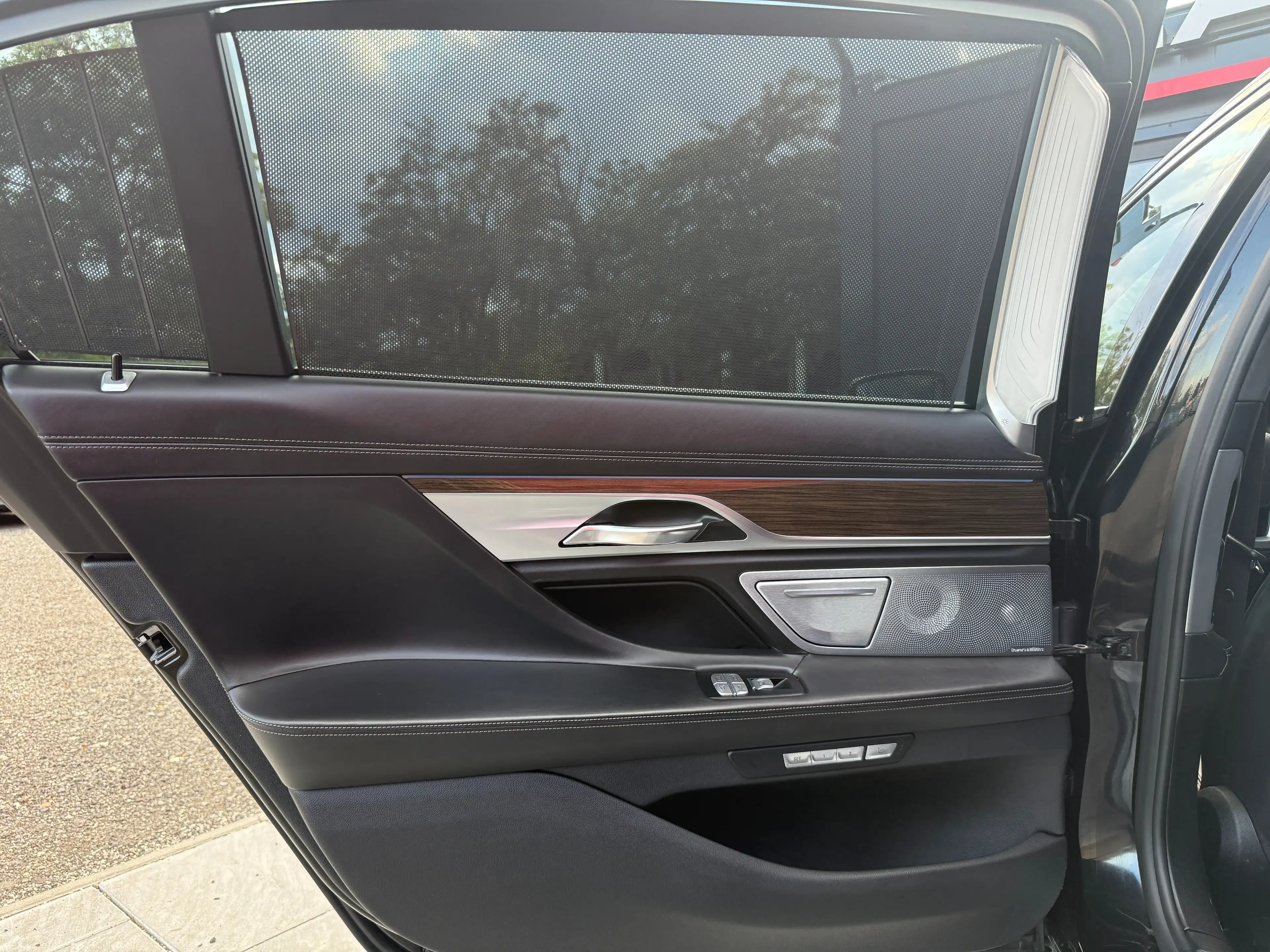 BMW 730 d|xDrive|Lang|SKY-L.Pano|360|Browers&W|HUD|VOLL — photo 9