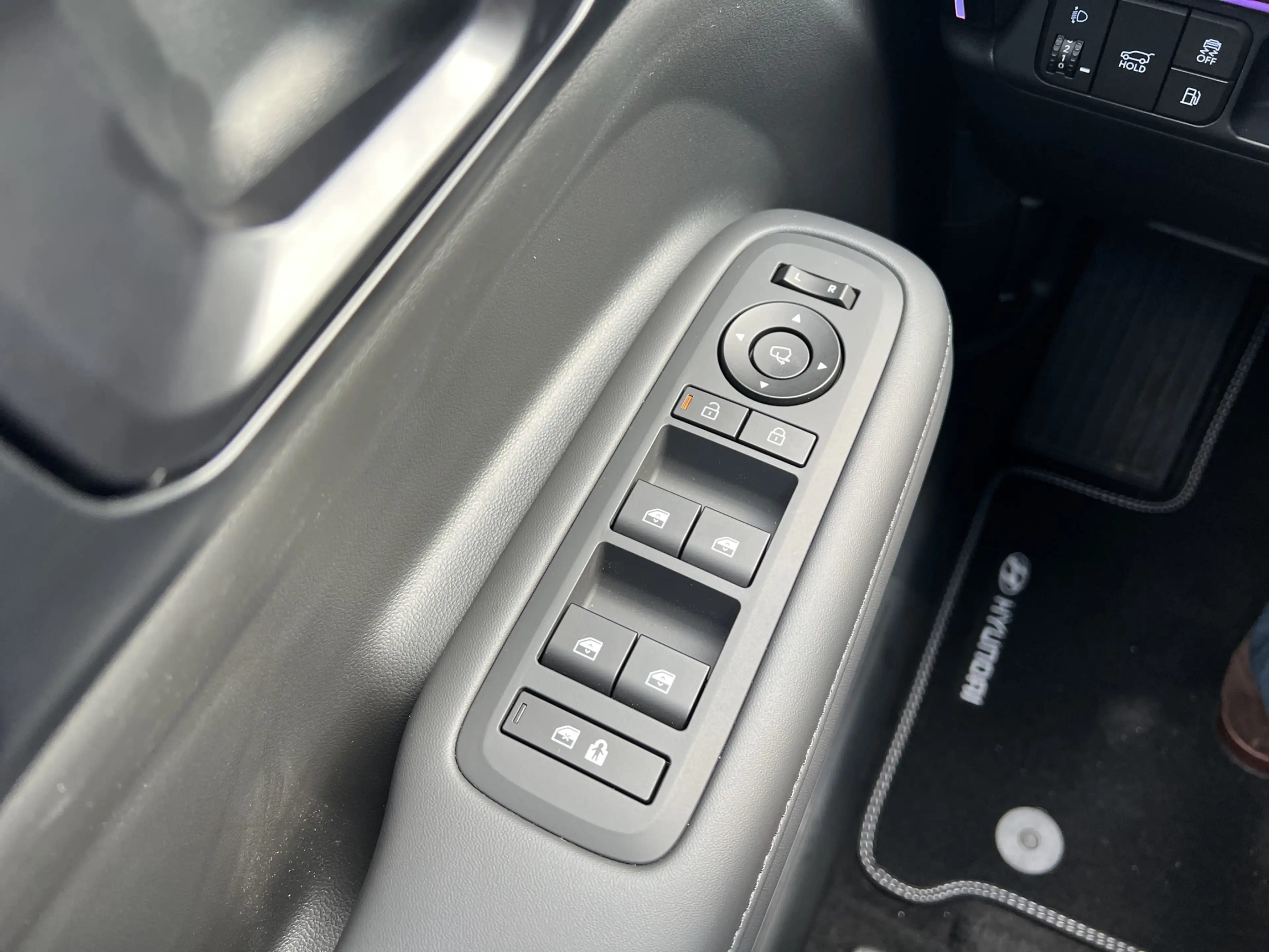Hyundai SANTA FE 1.6 T-GDI PHEV 252pk Black Line 4WD 7p. | Draadloo — photo 16
