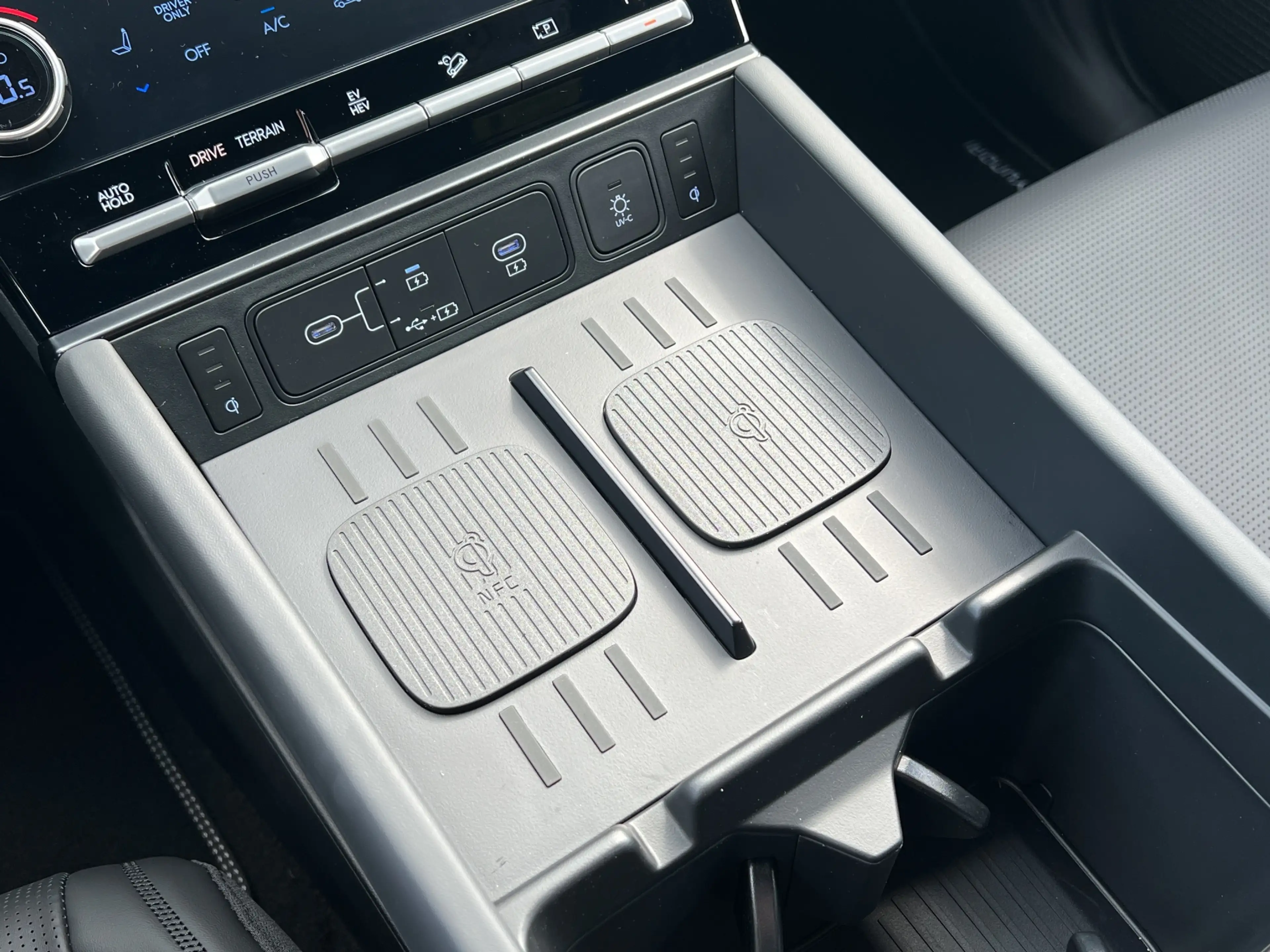 Hyundai SANTA FE 1.6 T-GDI PHEV 252pk Black Line 4WD 7p. | Draadloo — photo 26