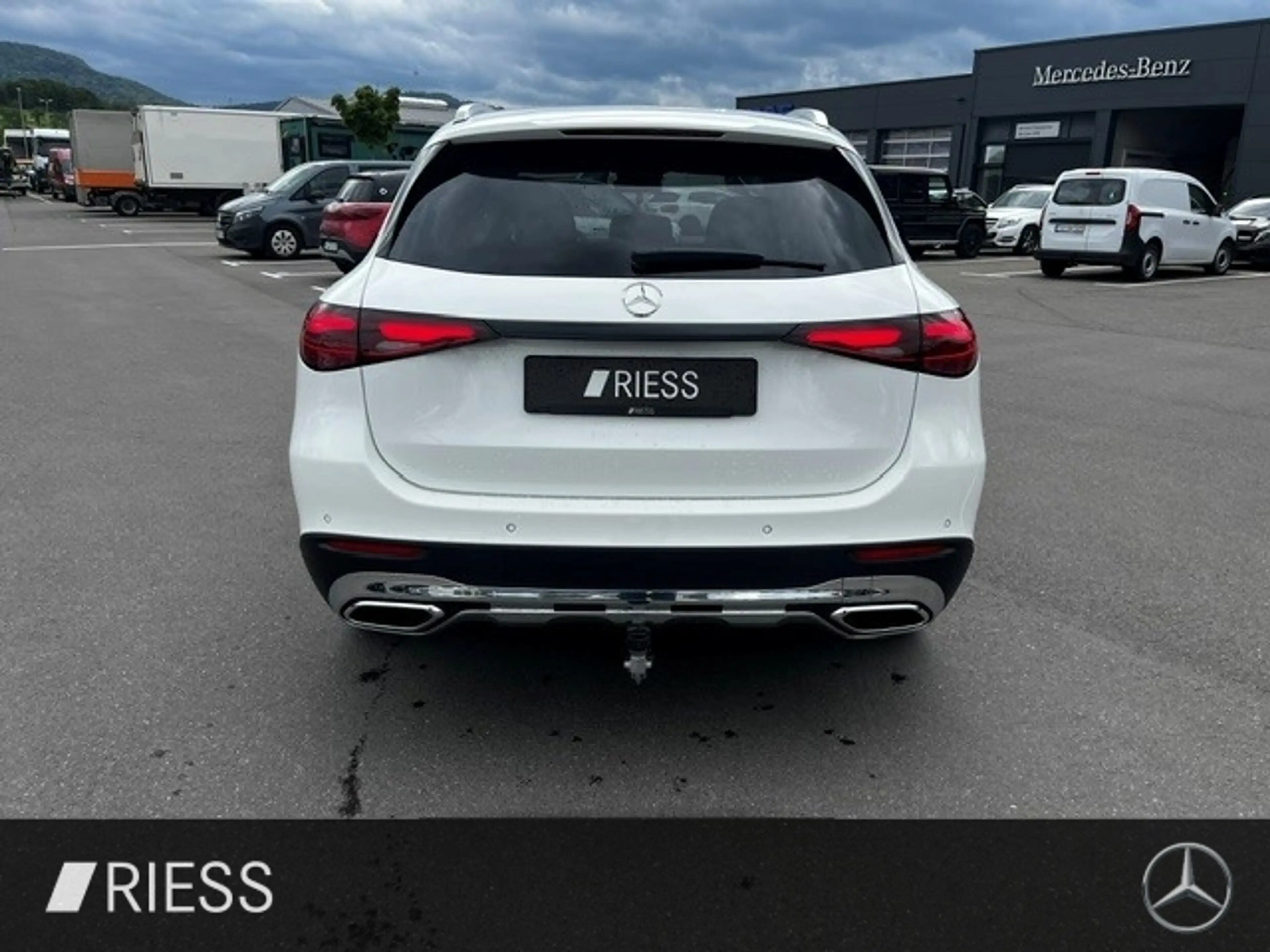 Mercedes-Benz GLC 200 4M Avantgarde Navi LED AHK Keyless 18" — photo 7