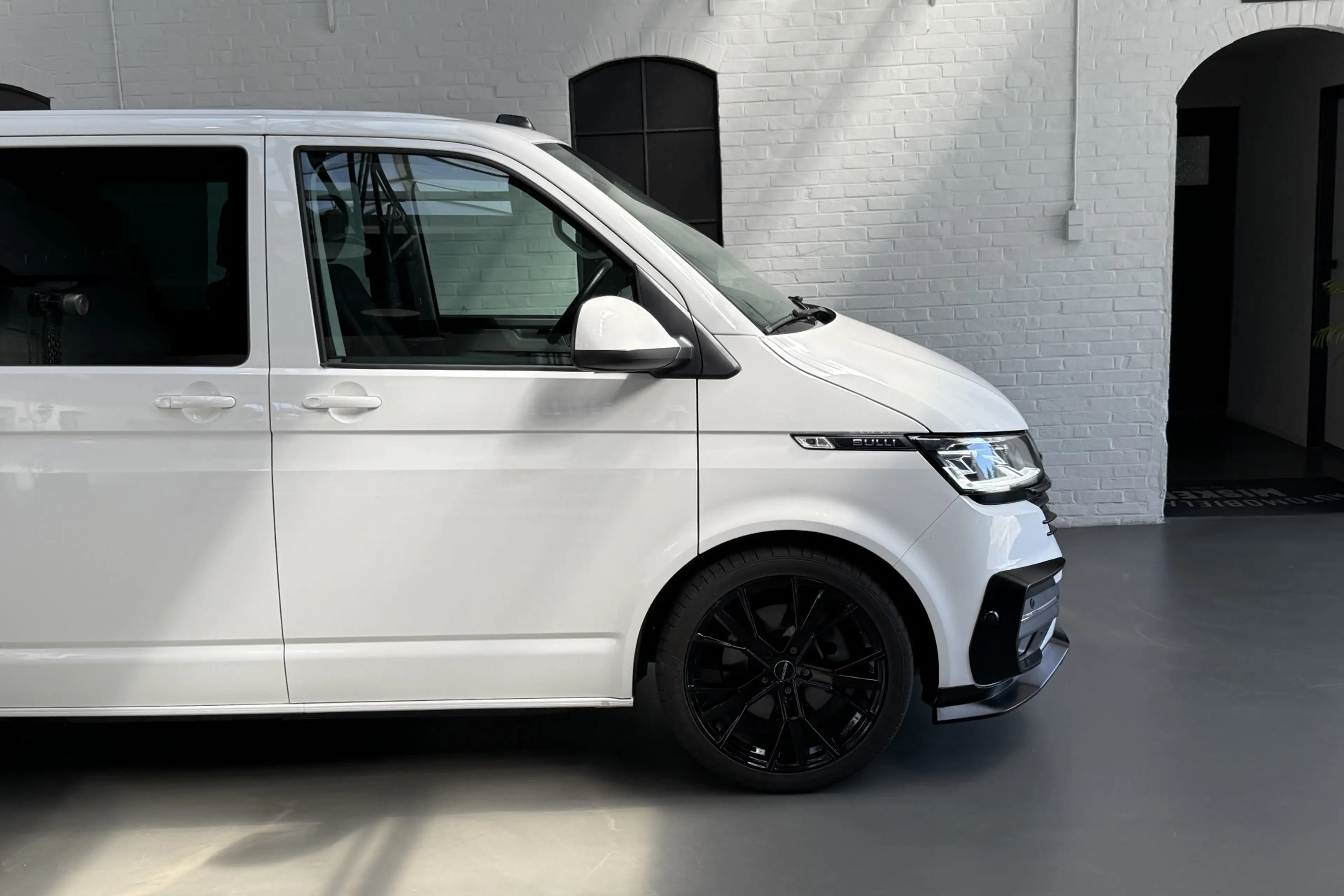 Volkswagen T6.1 Transporter 2.0 TDI L2H1 32 DC Bulli 204PK LEER / CAMERA / TV — photo 31