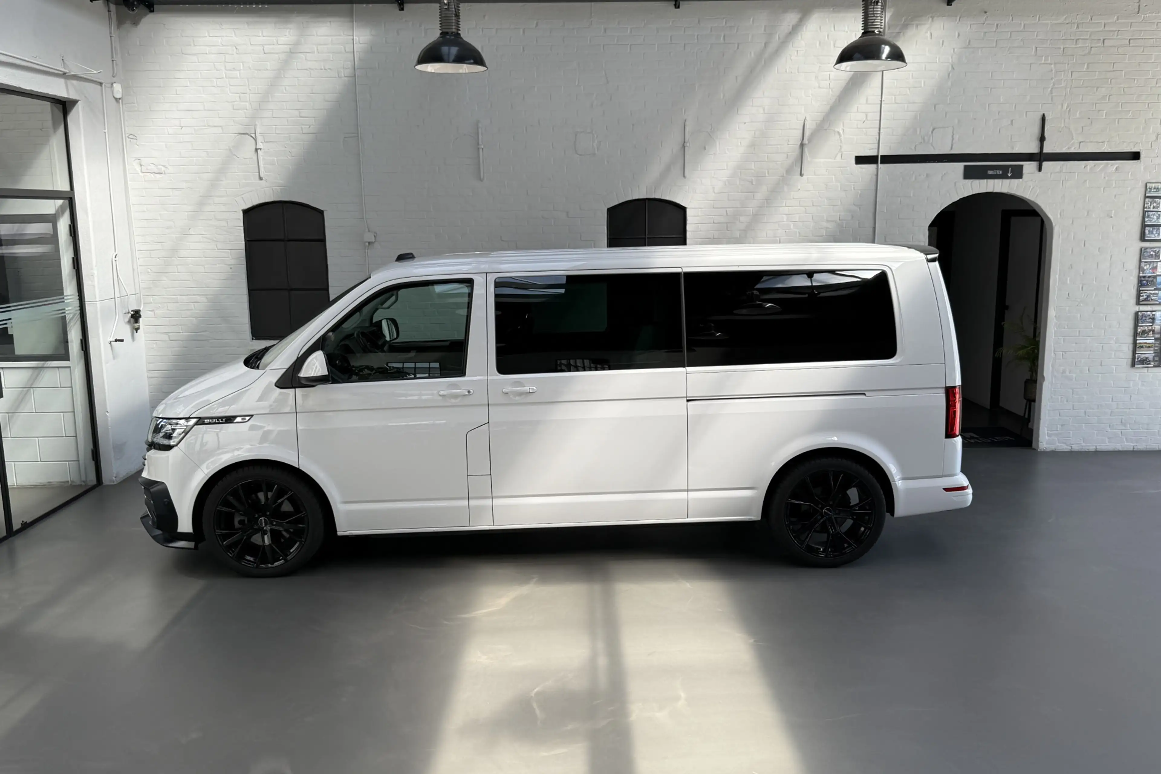 Volkswagen T6.1 Transporter 2.0 TDI L2H1 32 DC Bulli 204PK LEER / CAMERA / TV — photo 35