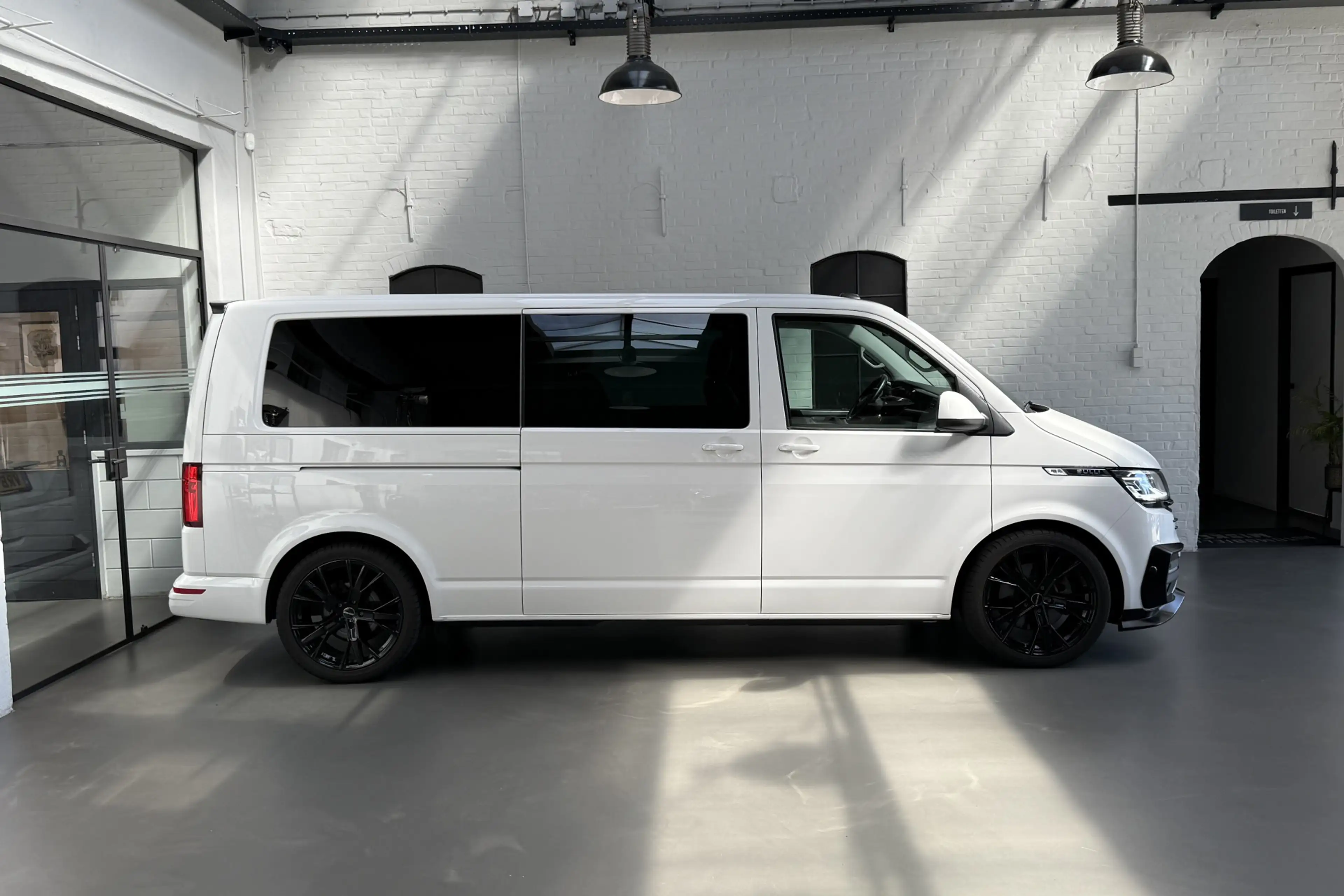 Volkswagen T6.1 Transporter 2.0 TDI L2H1 32 DC Bulli 204PK LEER / CAMERA / TV — photo 9