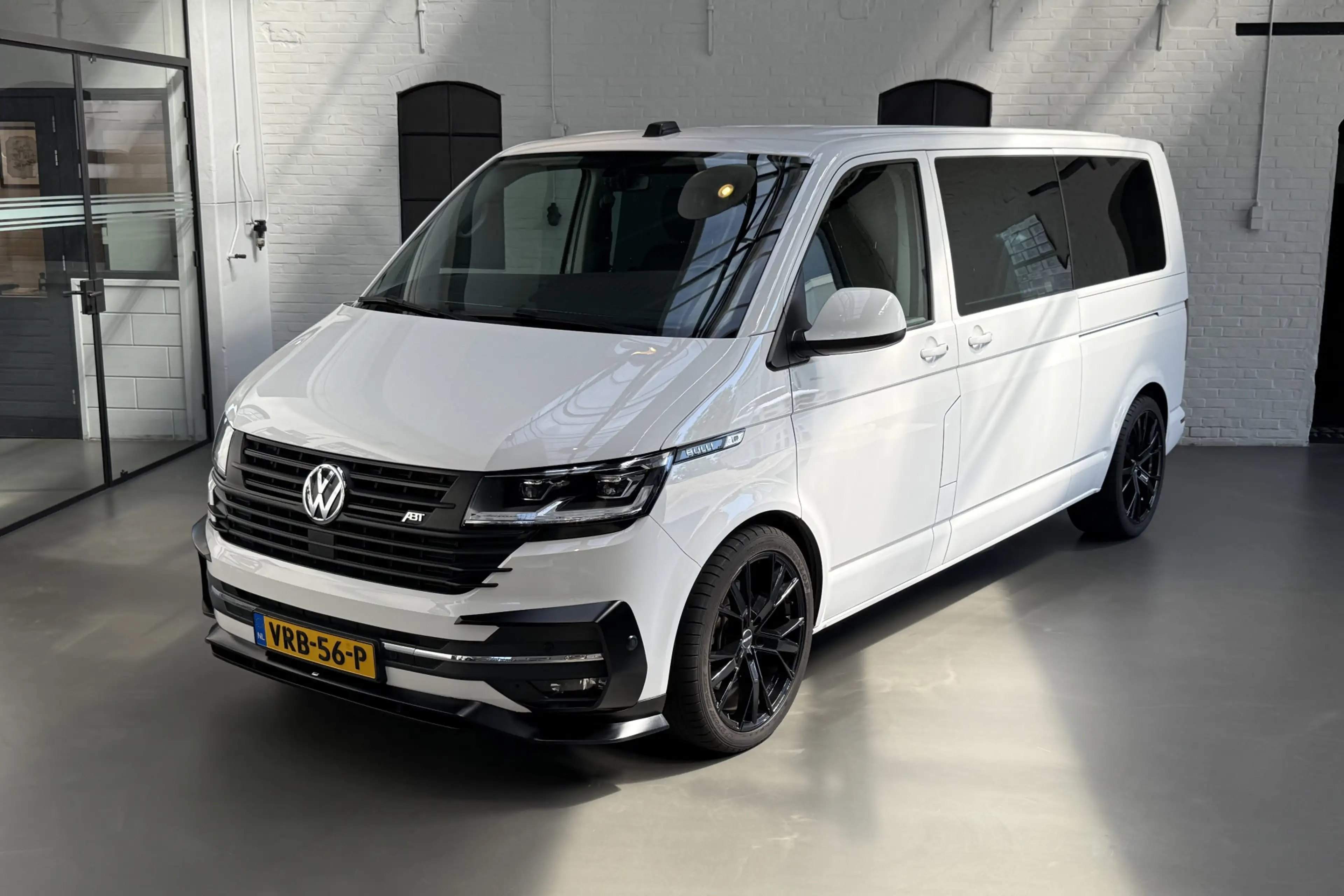 Volkswagen T6.1 Transporter 2.0 TDI L2H1 32 DC Bulli 204PK LEER / CAMERA / TV — photo 22